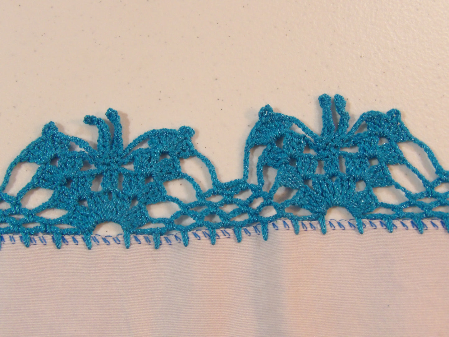 Mantel Bordado ( chico ) Table Cloth ( small - hand embroidered )