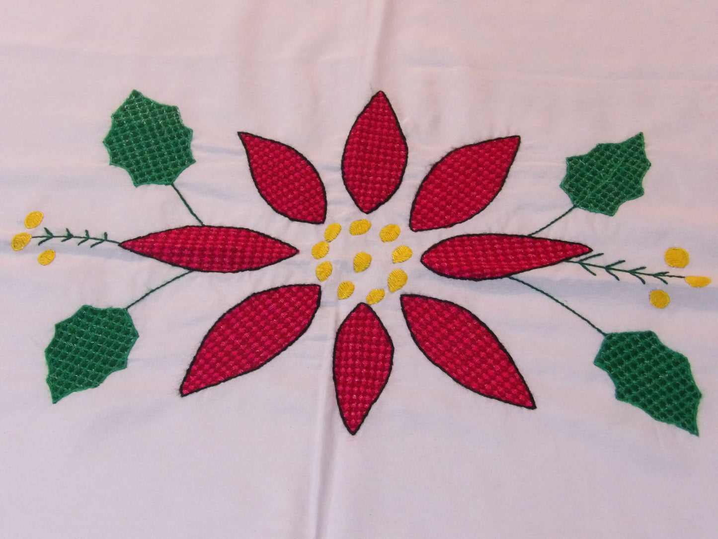 Mantel Bordado ( Pequeño ) Small Table Cloth ( Hand Embroidered )