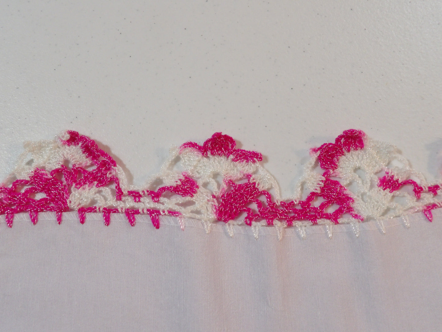 Mantelito Bordado ( Pequeño ) Small Table Cloth ( Hand Embroidered )