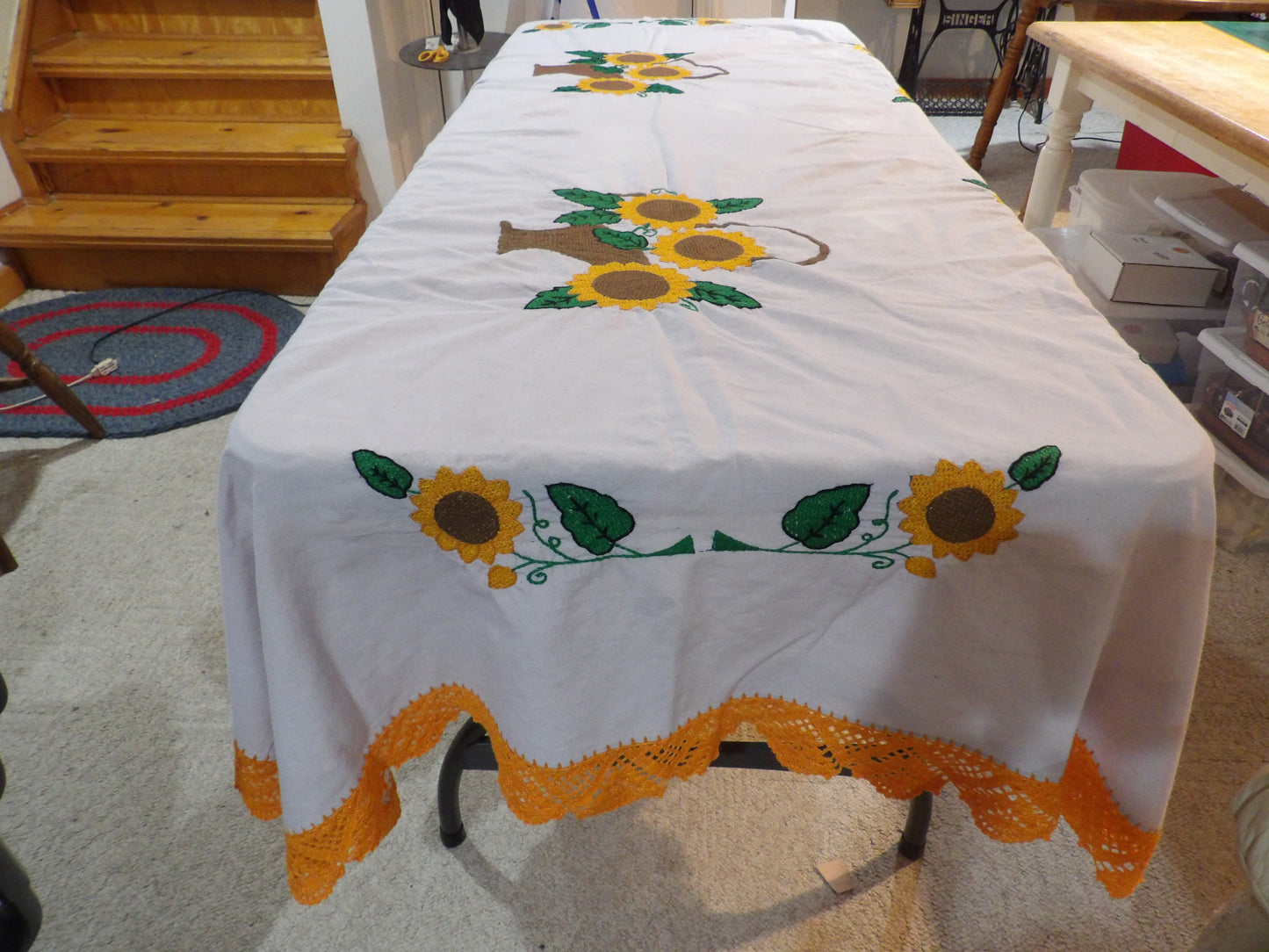 Mantel Bordado a Mano ( Grande ) Large Table Cloth ( Hand Embroidered )