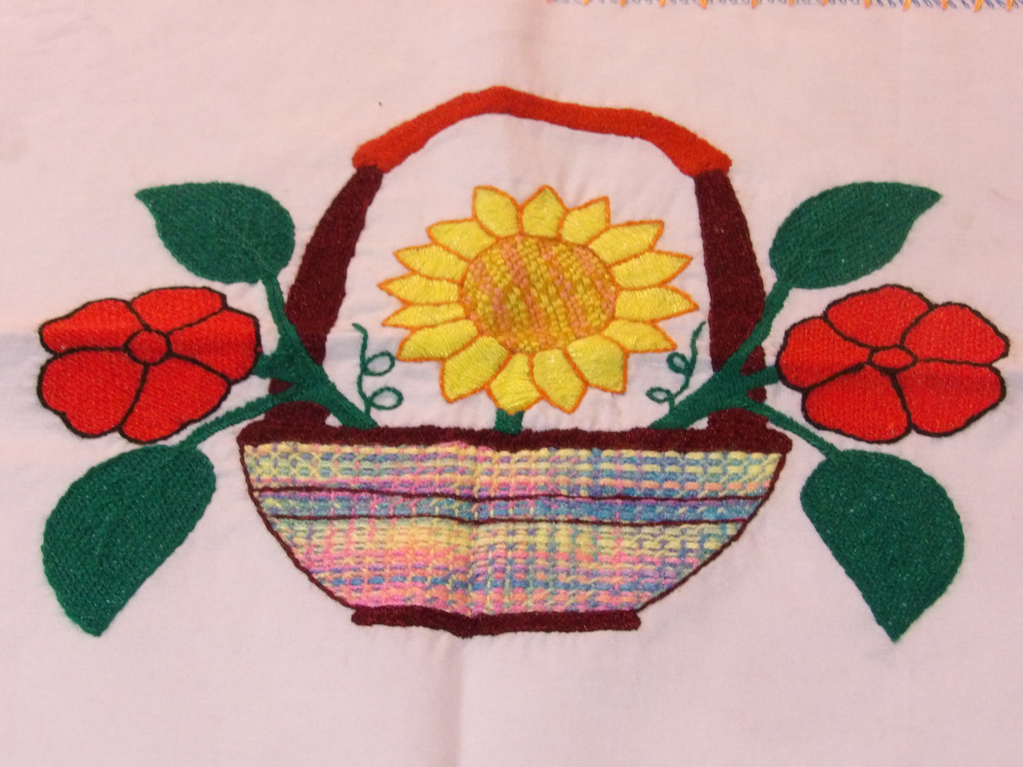 Servilletas Bordadas / Hand Embroidered Linen Cloths