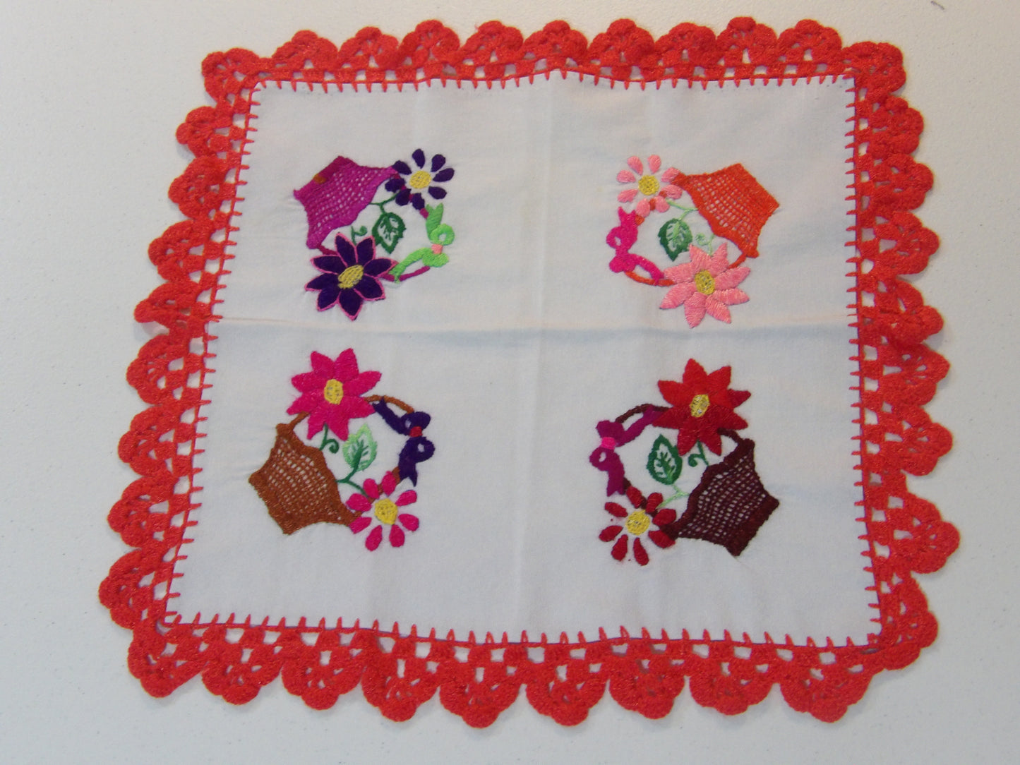 Servilletas Bordadas / Hand Embroidered Linen Cloths