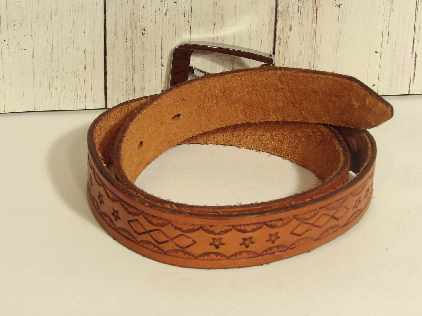 Girl leather belt ( Hand Stamped )/ Cinturon de piel estampado para dama