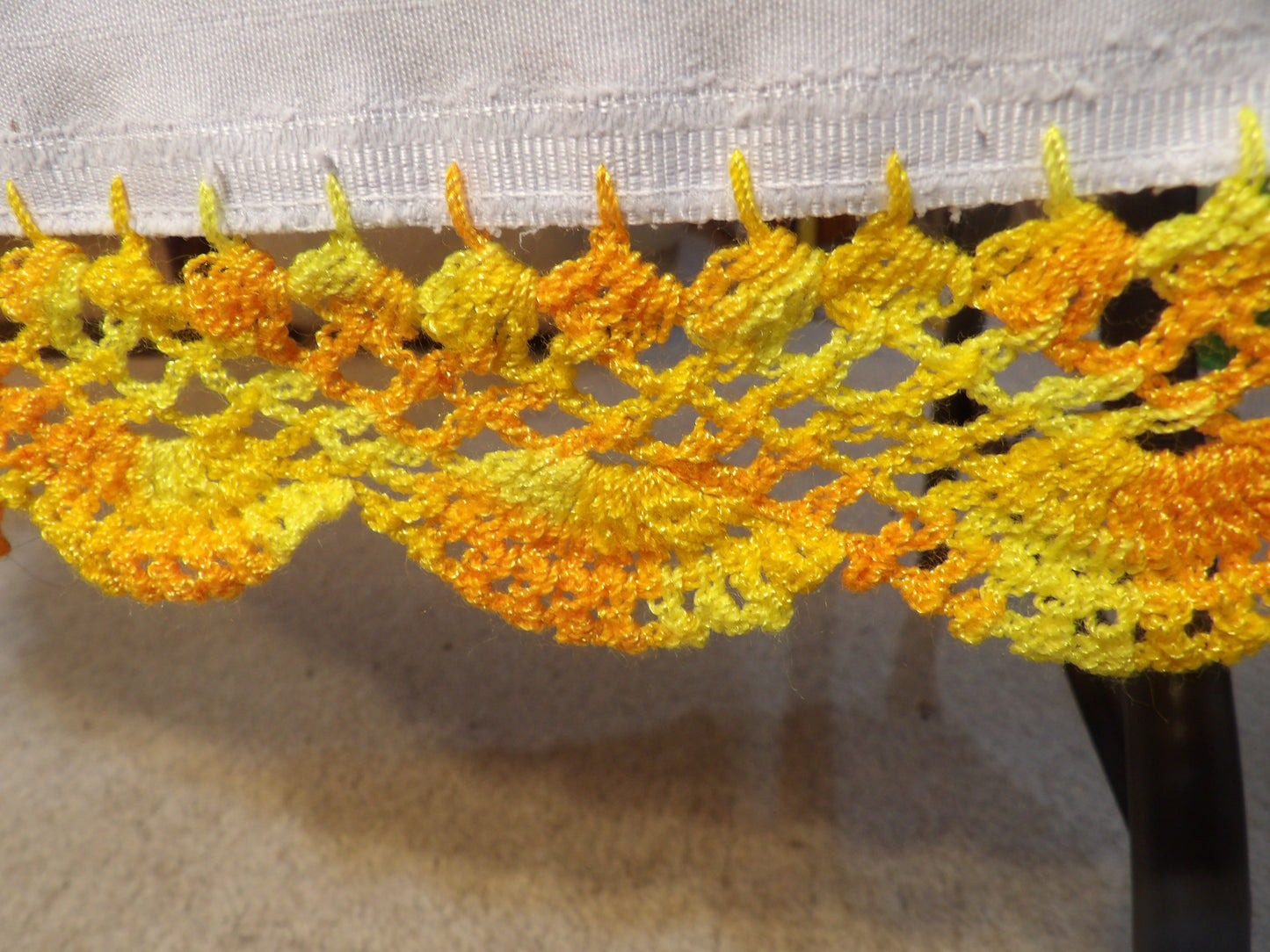 Large handmade table cloth with sunflowers made in mexico (Mantel Mexicano bordado a mano girasoles)
