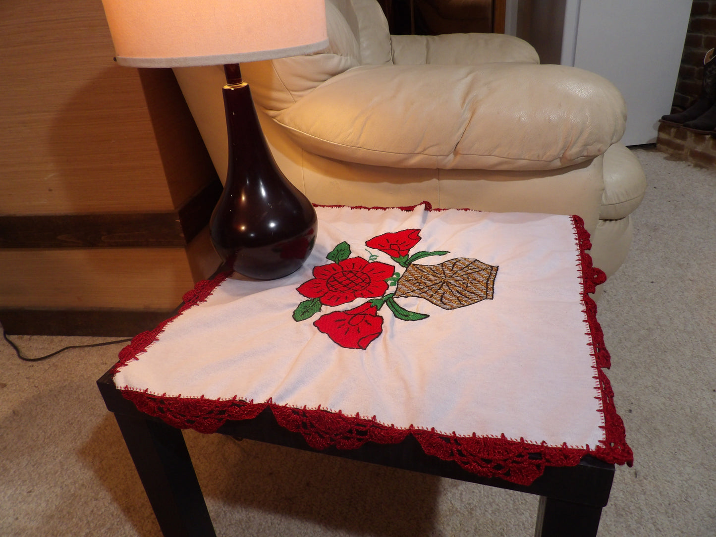 Small coffee table cloths hand embroidered, Lamp table cloth (mantelitos bordados a mano)