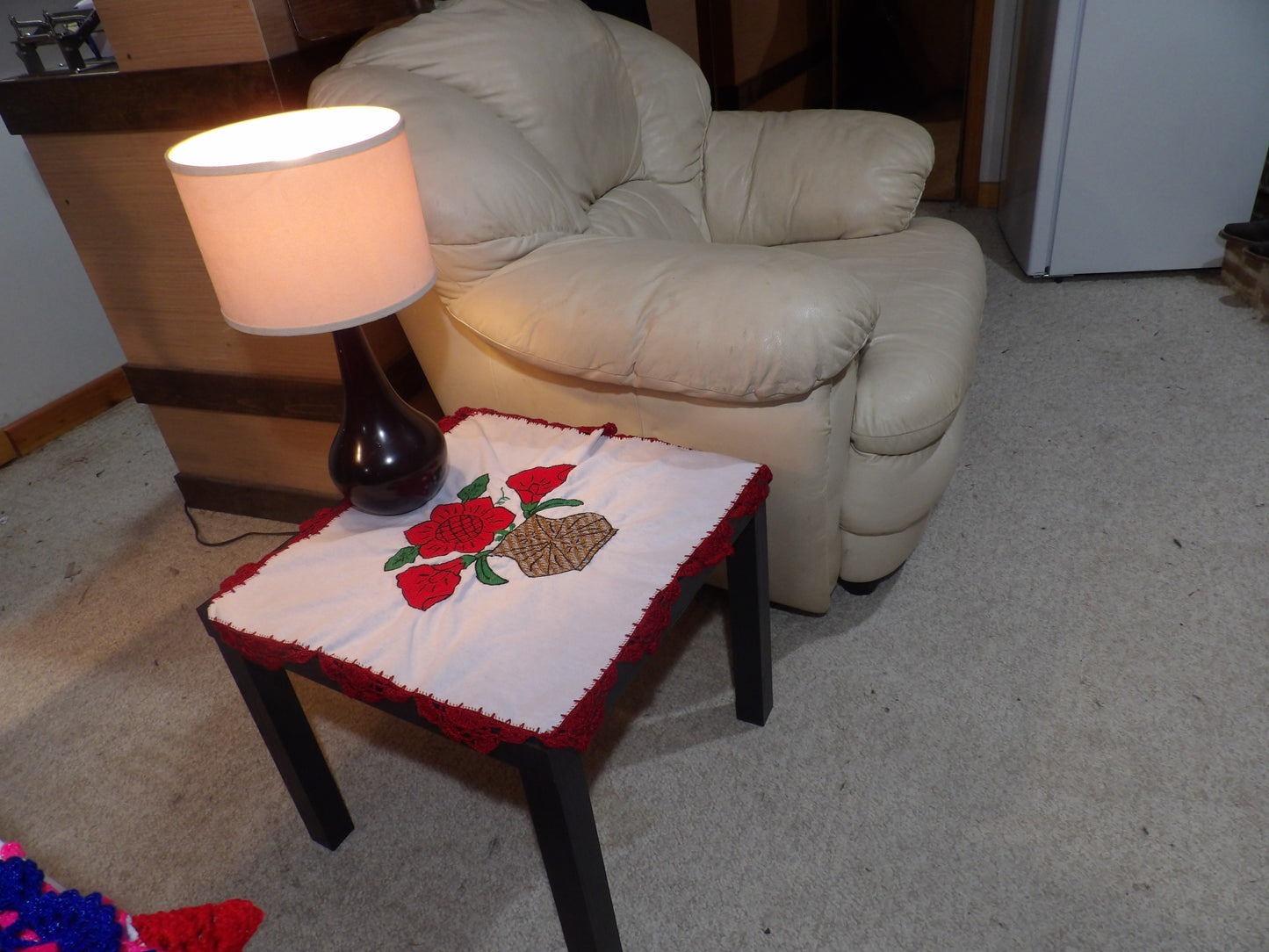 Small coffee table cloths hand embroidered, Lamp table cloth (mantelitos bordados a mano)