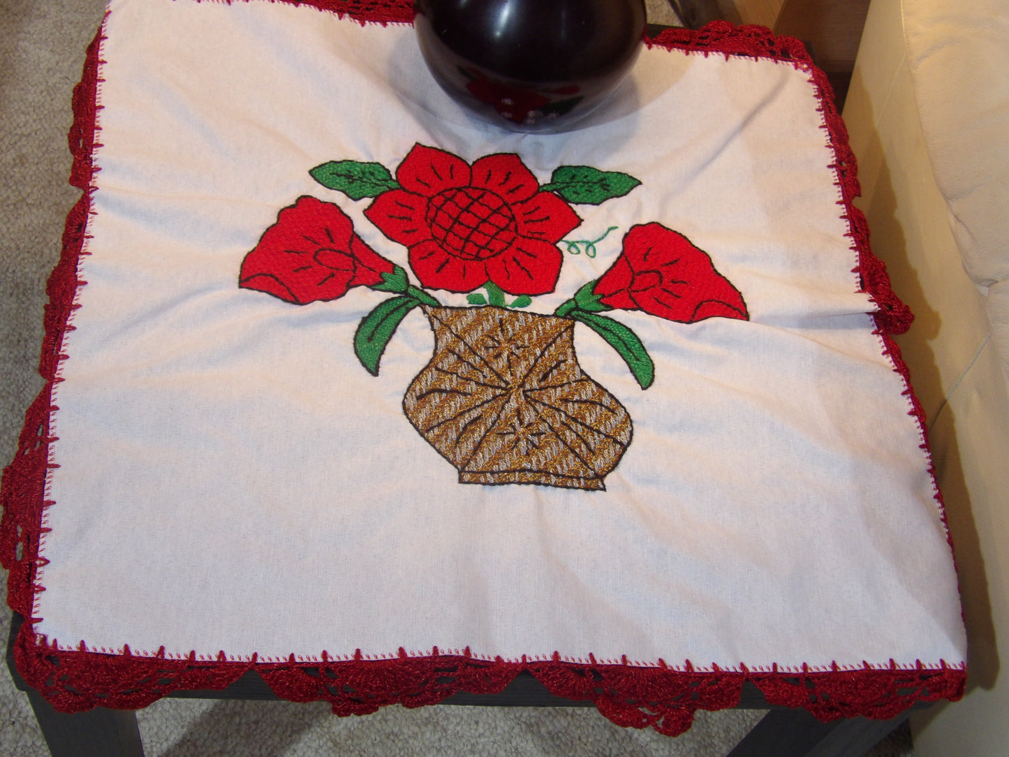 Small coffee table cloths hand embroidered, Lamp table cloth (mantelitos bordados a mano)