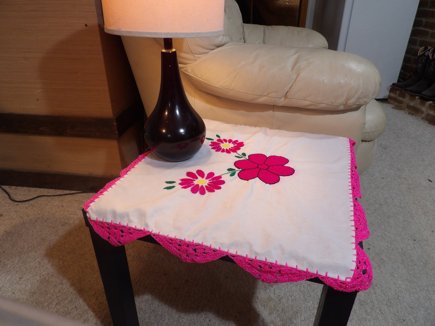 Small coffee table cloths hand embroidered, Lamp table cloth (mantelitos bordados a mano)