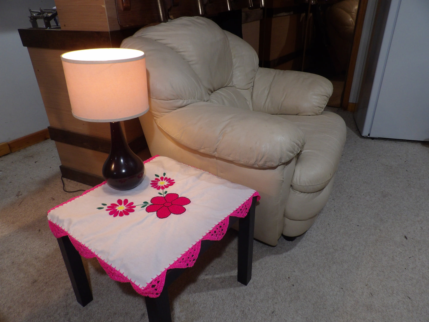Small coffee table cloths hand embroidered, Lamp table cloth (mantelitos bordados a mano)