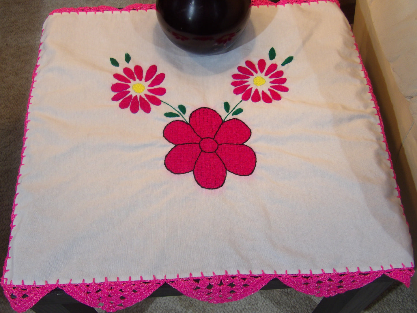Small coffee table cloths hand embroidered, Lamp table cloth (mantelitos bordados a mano)
