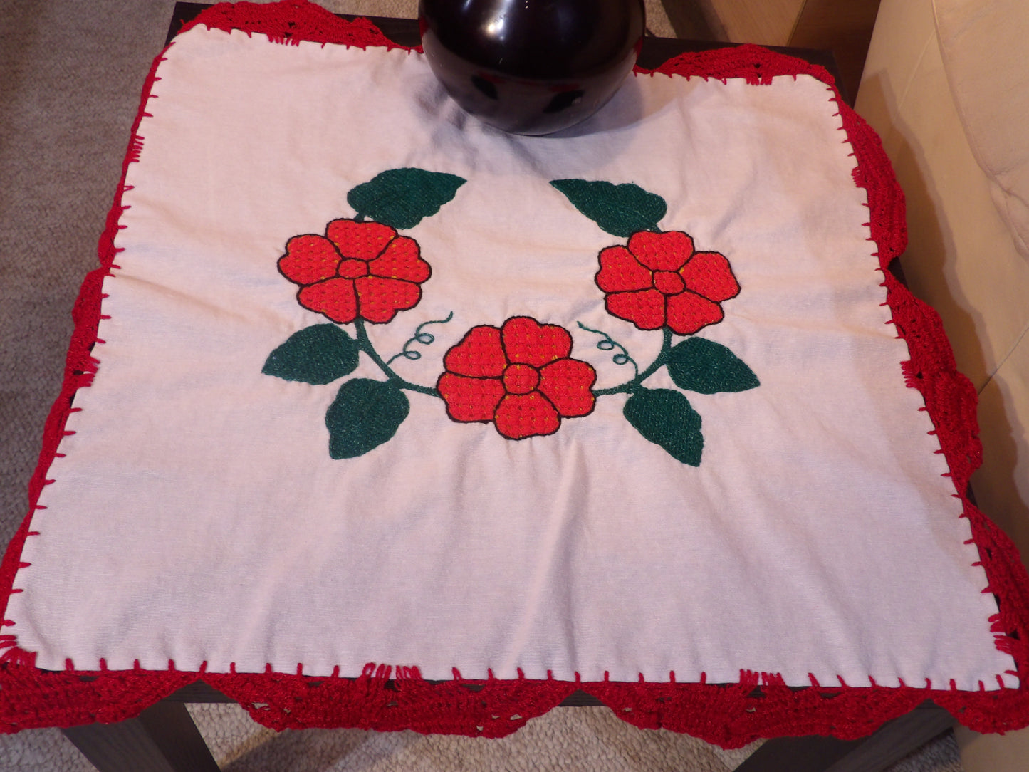 Small coffee table cloths hand embroidered, Lamp table cloth (mantelitos bordados a mano)