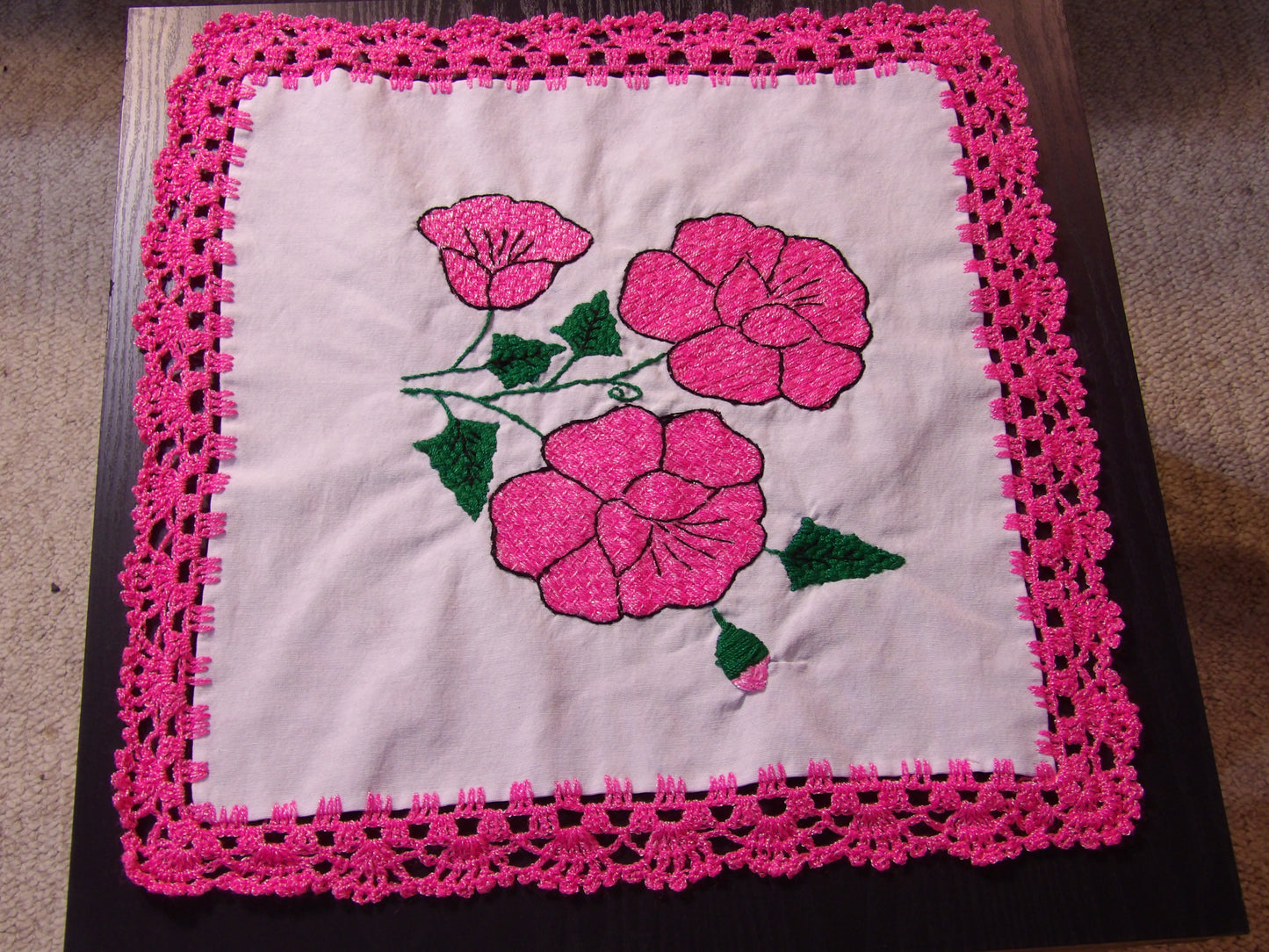 Small mexican hand embroidered linen cloths (Servilletas bordadas a mano)