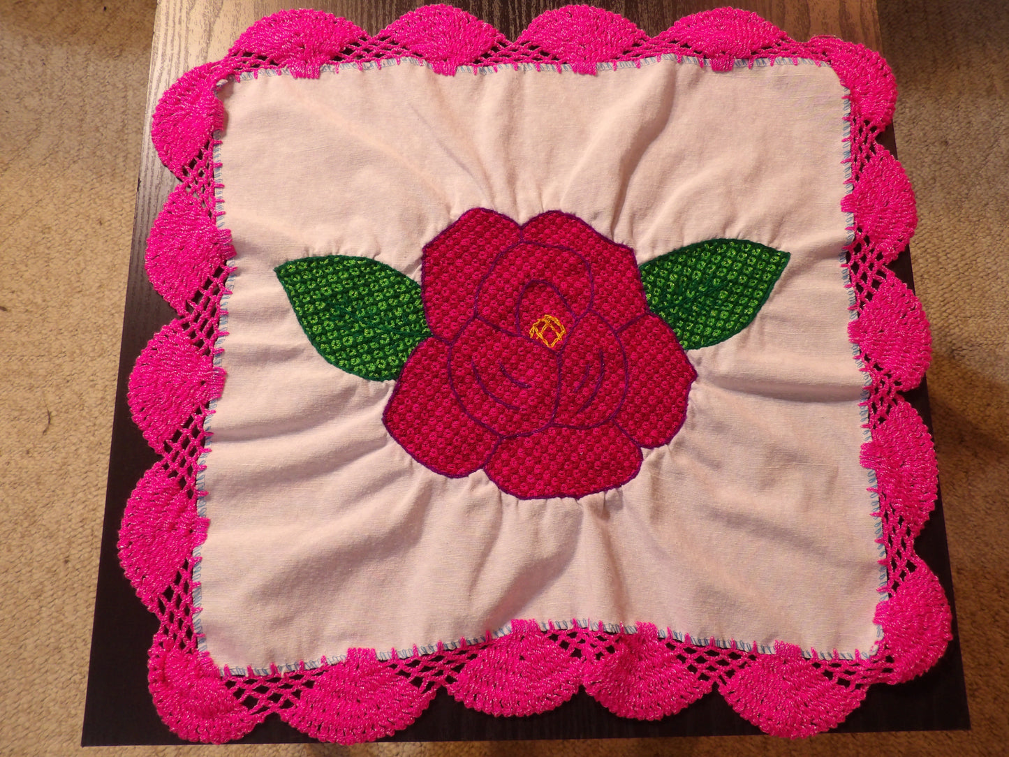 Small mexican hand embroidered linen cloths (Servilletas bordadas a mano)