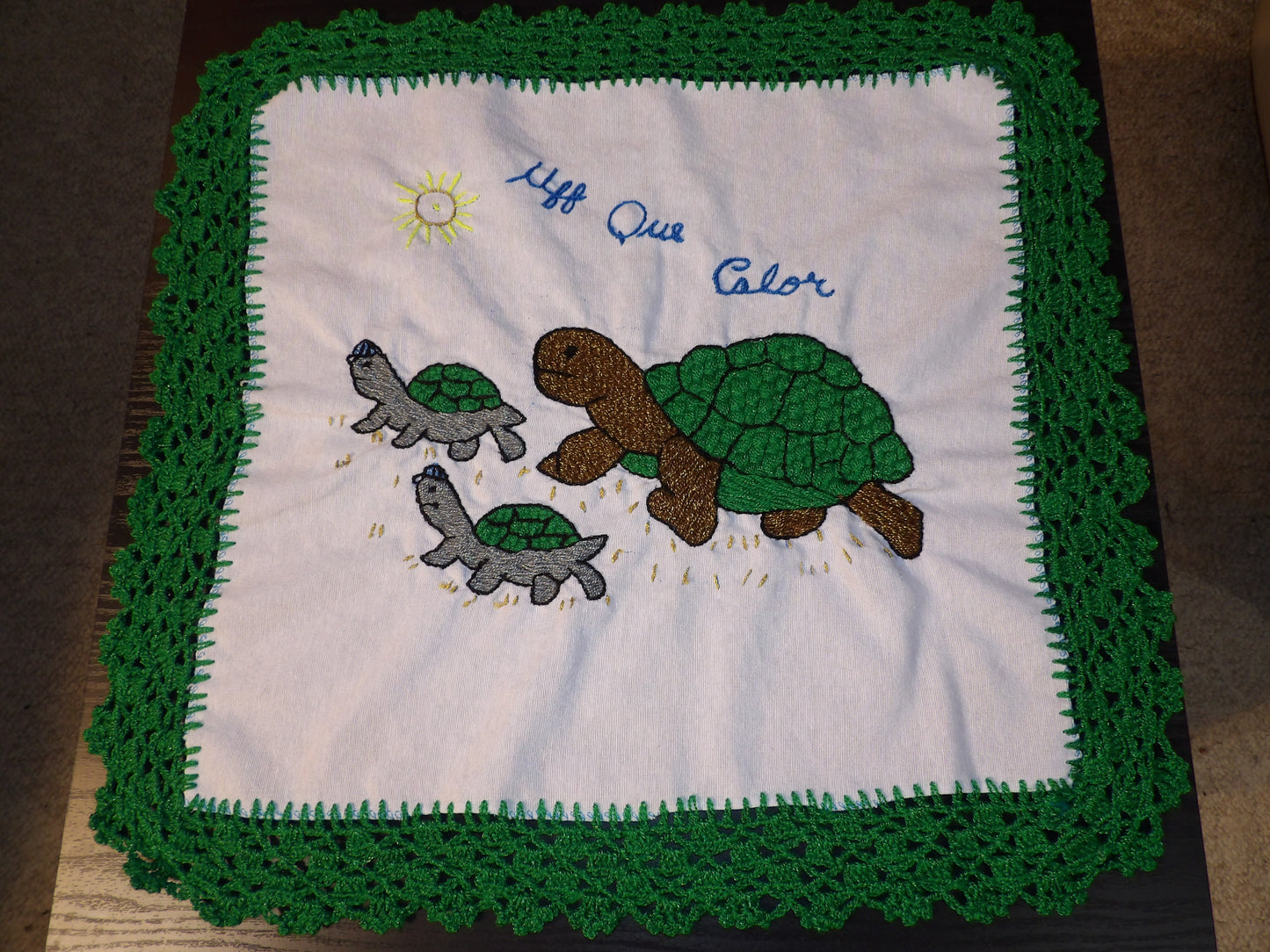 Small mexican hand embroidered linen cloths, Mexican napkins (Servilletas bordadas a mano)
