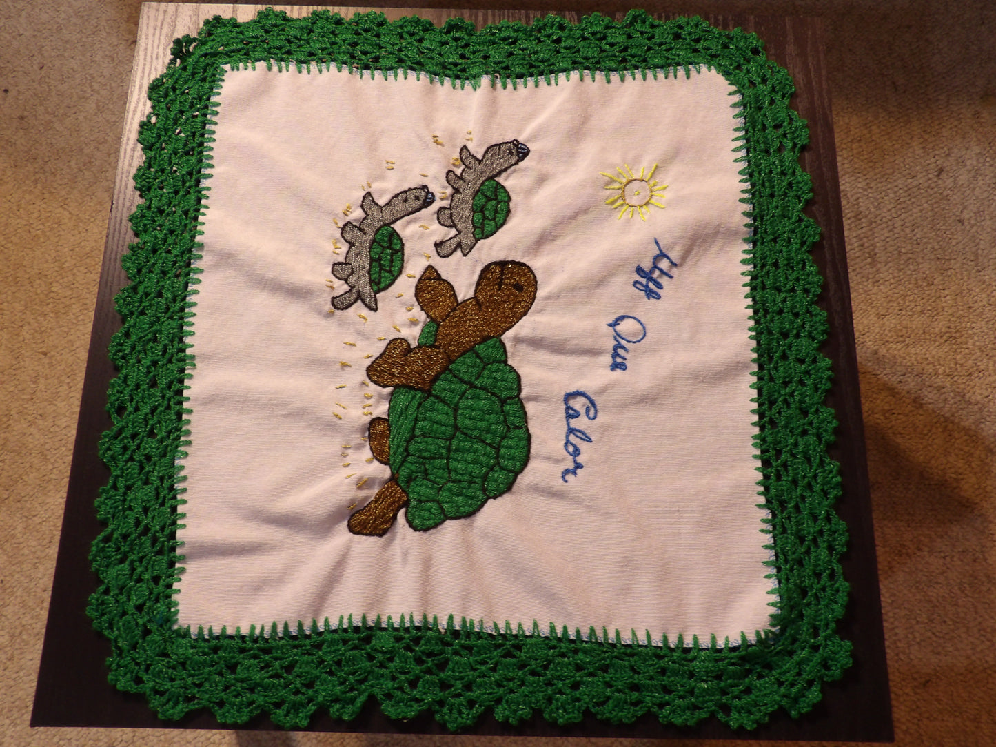 Small mexican hand embroidered linen cloths, Mexican napkins (Servilletas bordadas a mano)