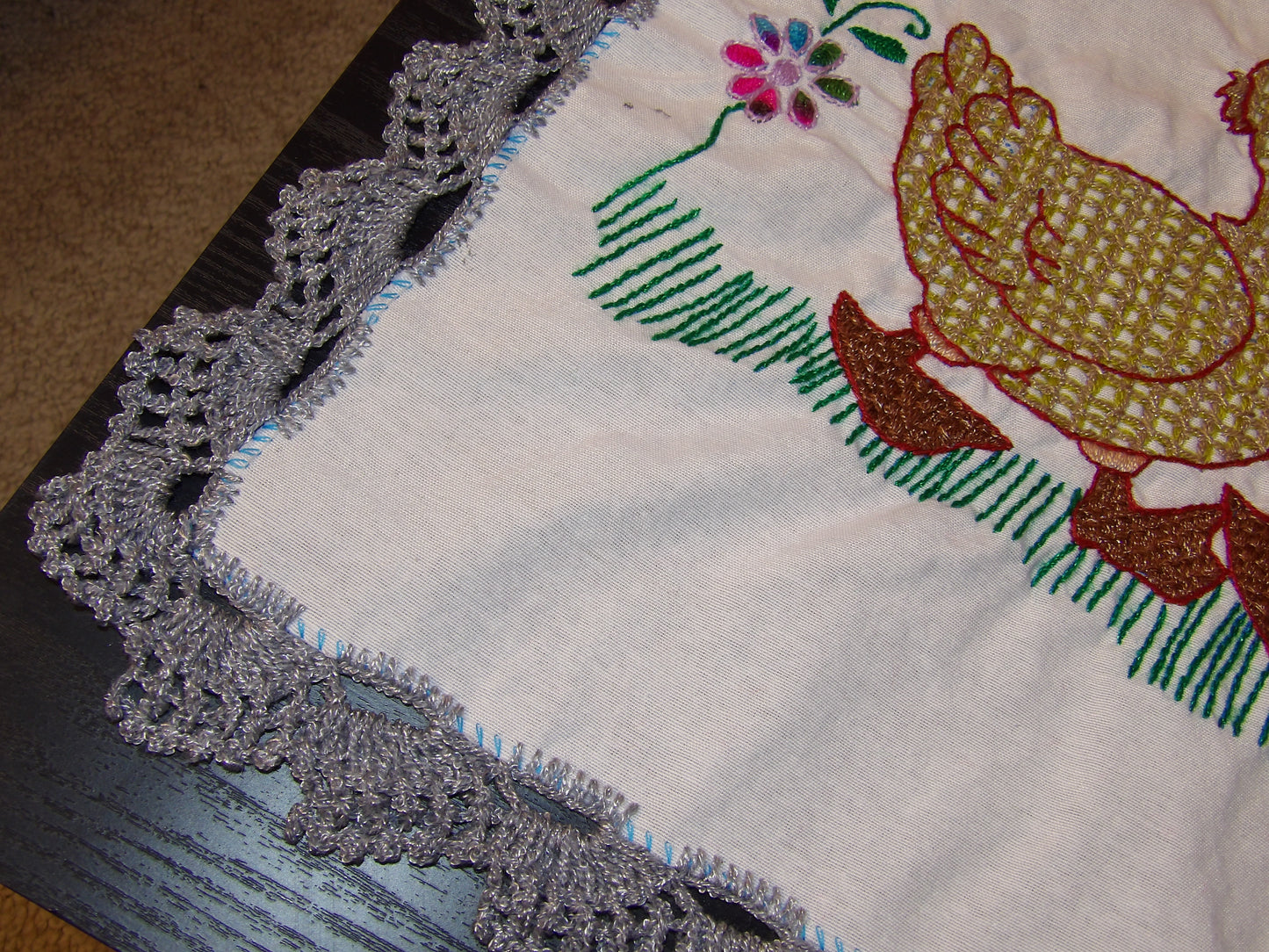 Small mexican hand embroidered linen cloths, Mexican napkins (Servilletas bordadas a mano)