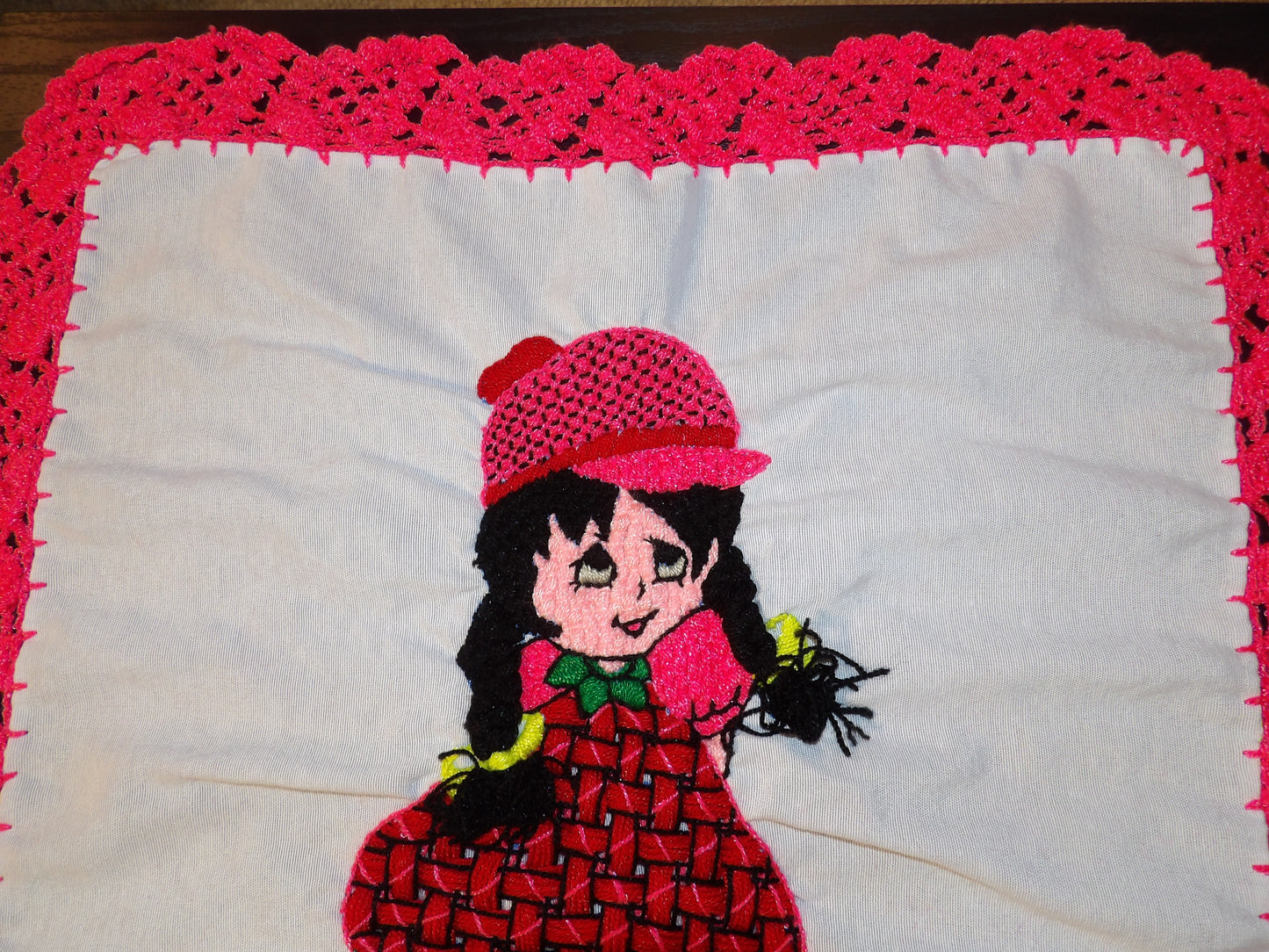 Small mexican hand embroidered linen cloths (Servilletas bordadas a mano)