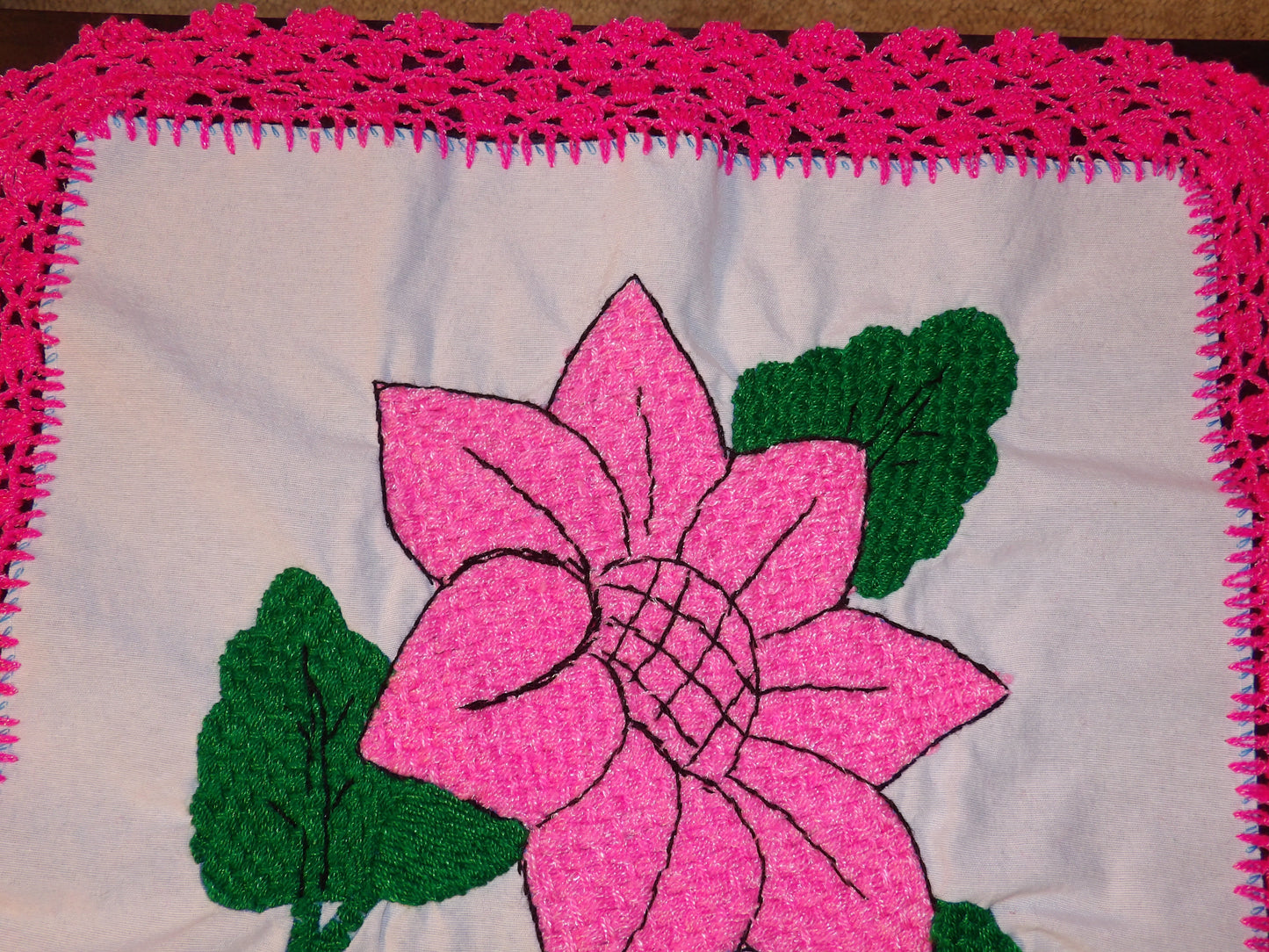 Small mexican hand embroidered linen cloths (Servilletas bordadas a mano)