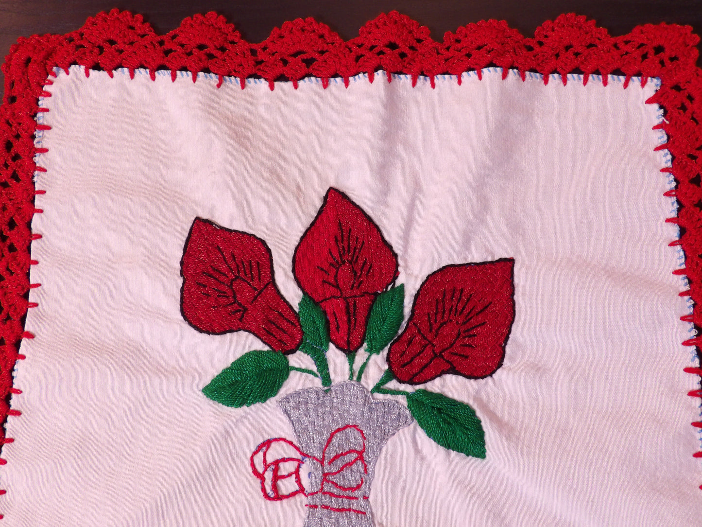 Small mexican hand embroidered linen cloths (Servilletas bordadas a mano)