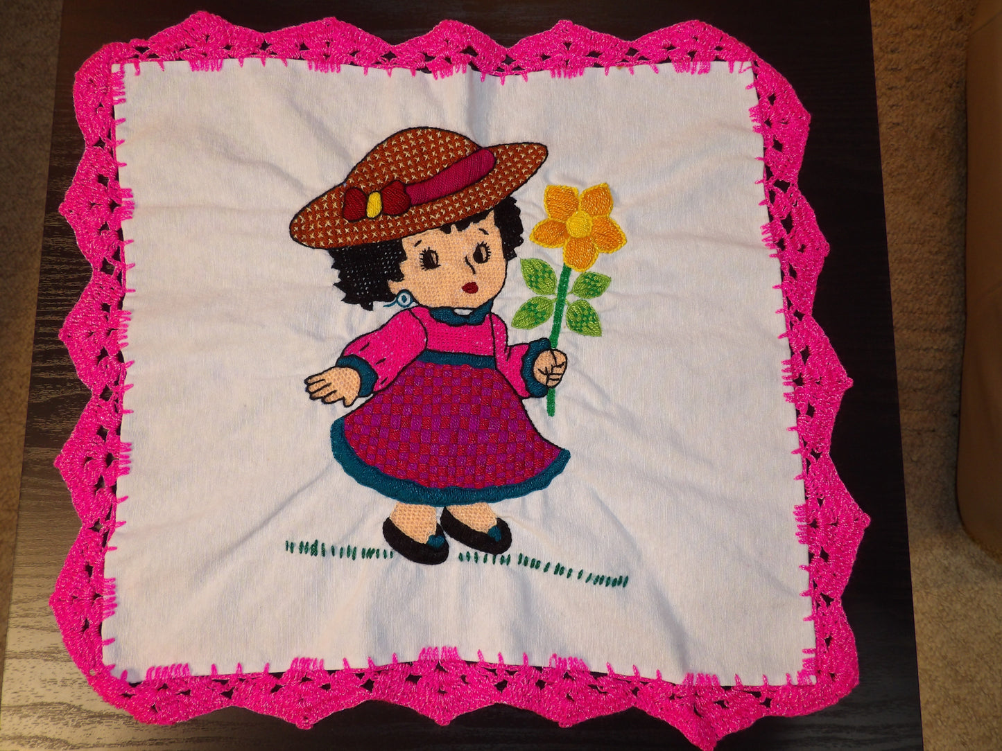 Small mexican hand embroidered linen cloths (Servilletas bordadas a mano)