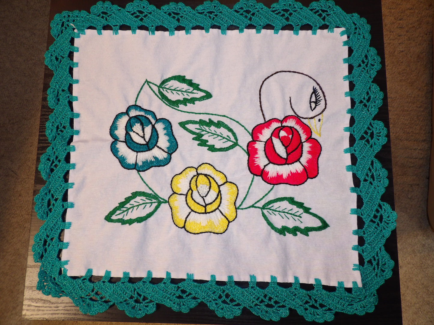 Small mexican hand embroidered linen cloths (Servilletas bordadas a mano)