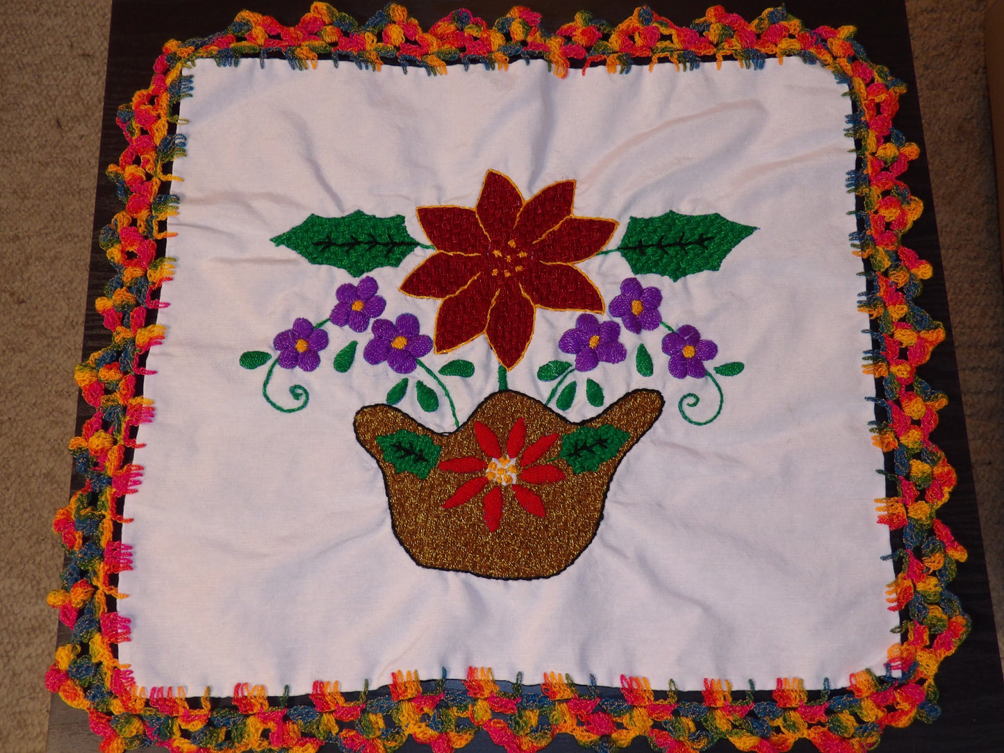 Small mexican hand embroidered linen cloths (Servilletas bordadas a mano)