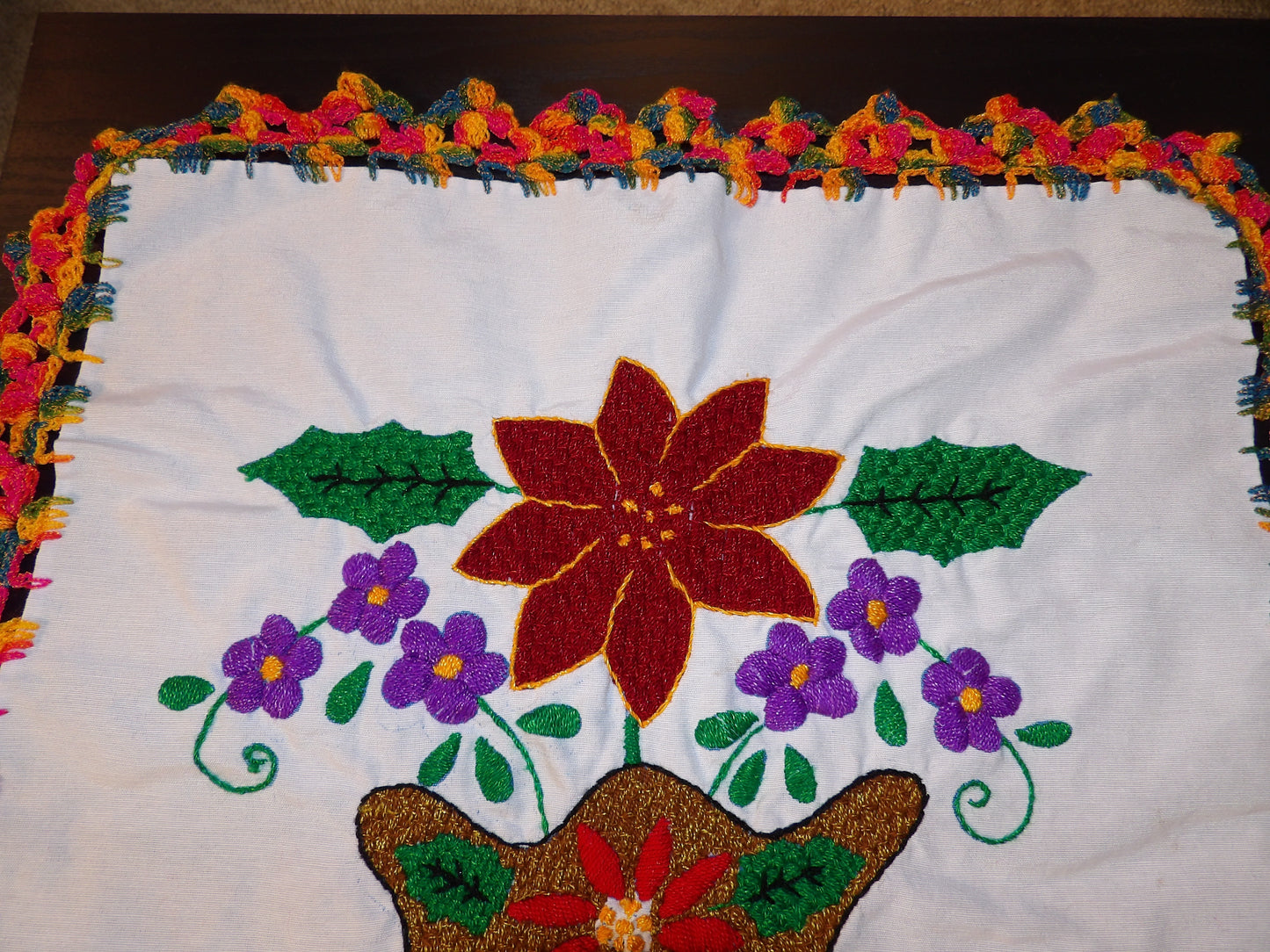Small mexican hand embroidered linen cloths (Servilletas bordadas a mano)