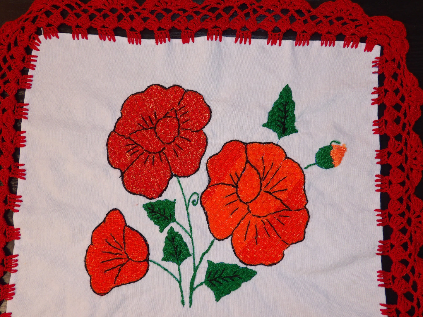 Small Mexican hand embroidered linen cloth, Mexican napkins (Servilletas bordadas a mano)