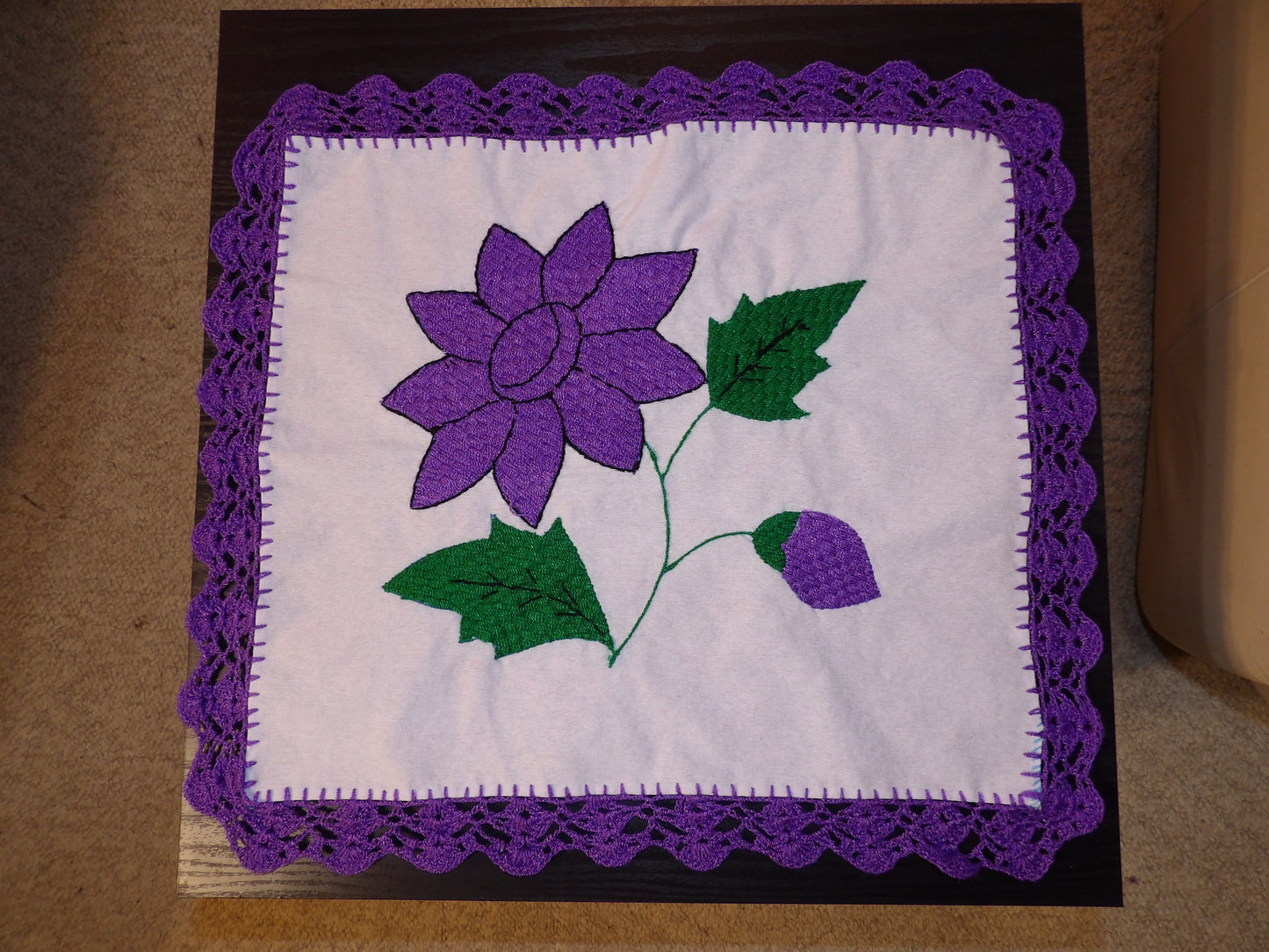 Small Mexican hand embroidered linen cloth, Mexican napkins (Servilletas bordadas a mano)