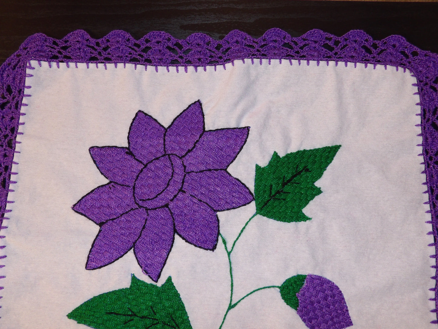 Small Mexican hand embroidered linen cloth, Mexican napkins (Servilletas bordadas a mano)