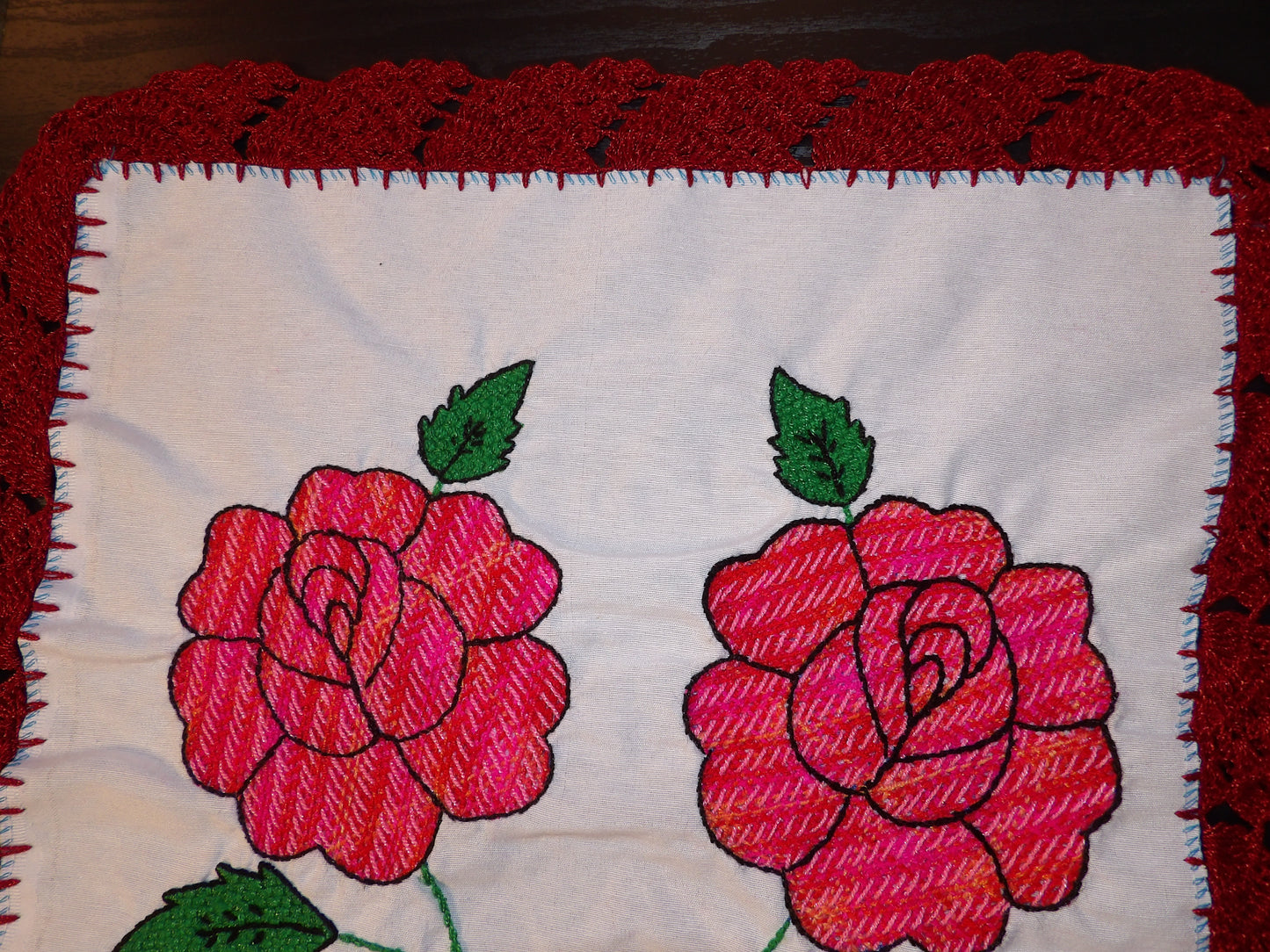 Small Mexican hand embroidered linen cloth, Mexican napkins (Servilletas bordadas a mano)