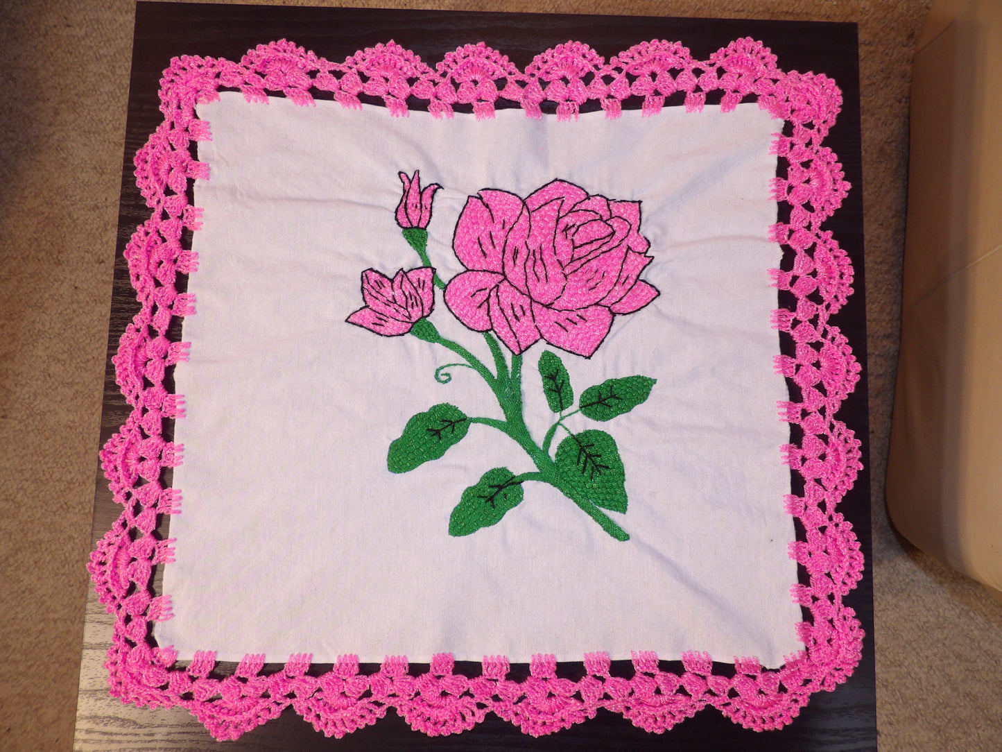 Small Mexican hand embroidered linen cloth, Mexican napkins (Servilletas bordadas a mano)