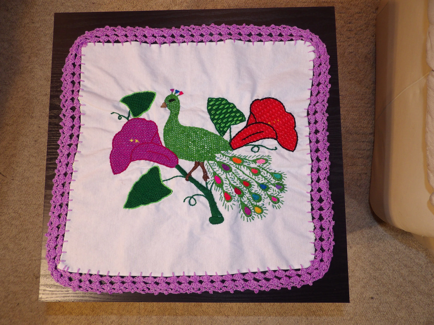 Small Mexican hand embroidered linen cloth, Mexican napkins (Servilletas bordadas a mano)