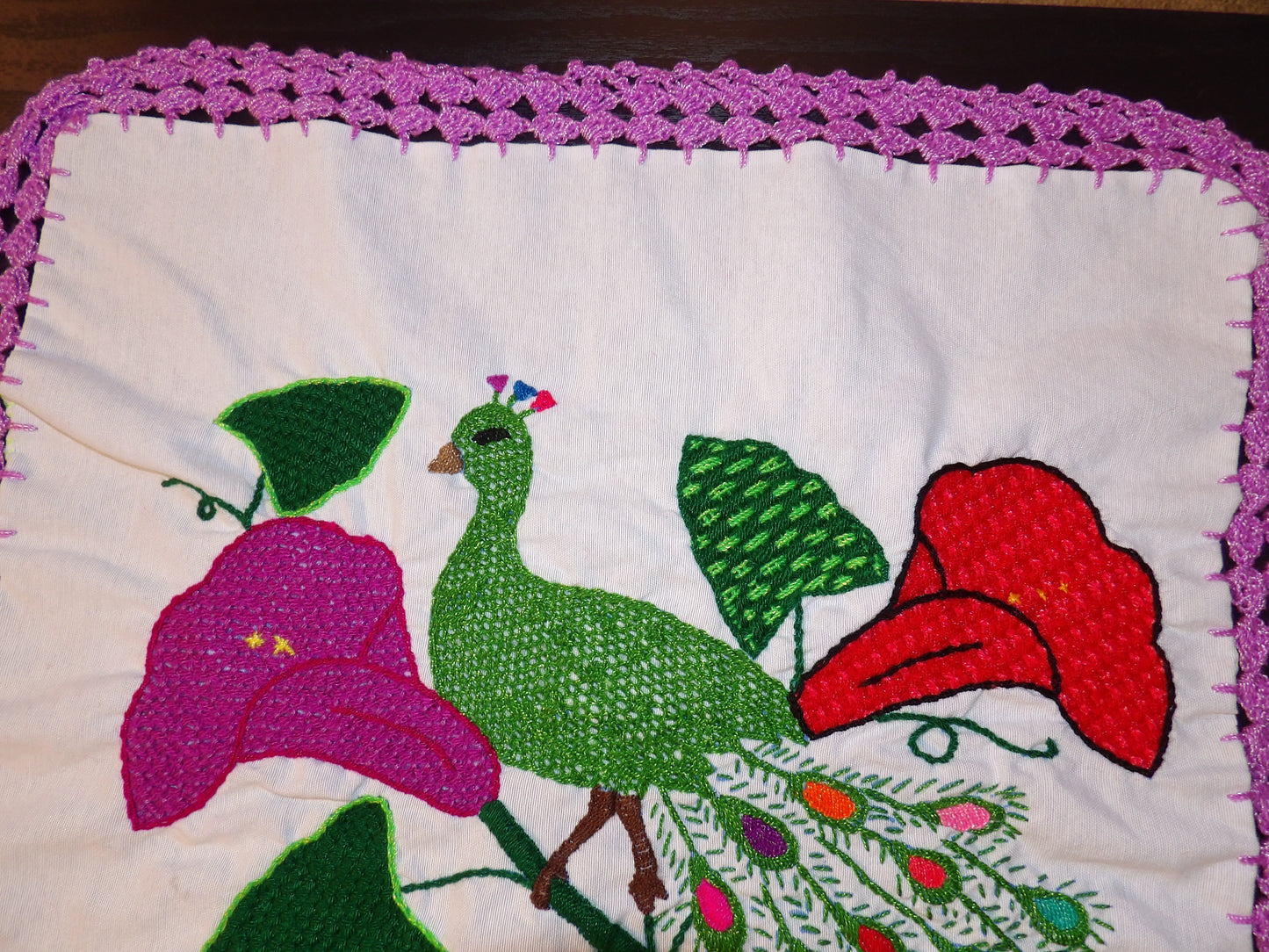 Small Mexican hand embroidered linen cloth, Mexican napkins (Servilletas bordadas a mano)