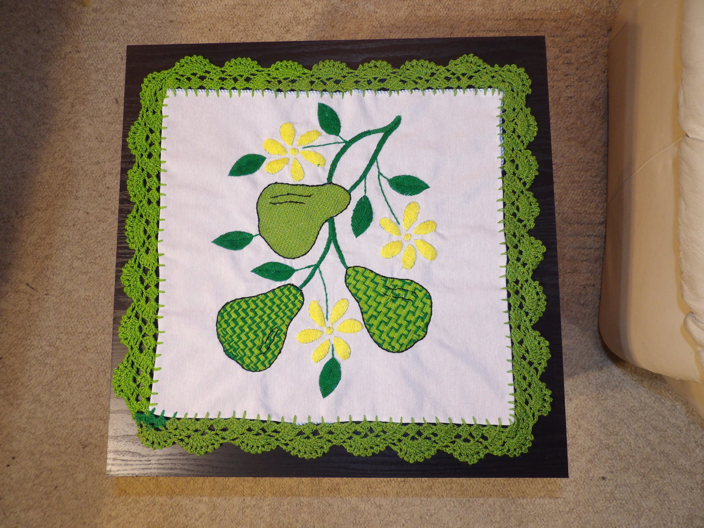 Small Mexican hand embroidered linen cloth, Mexican napkins (Servilletas bordadas a mano)