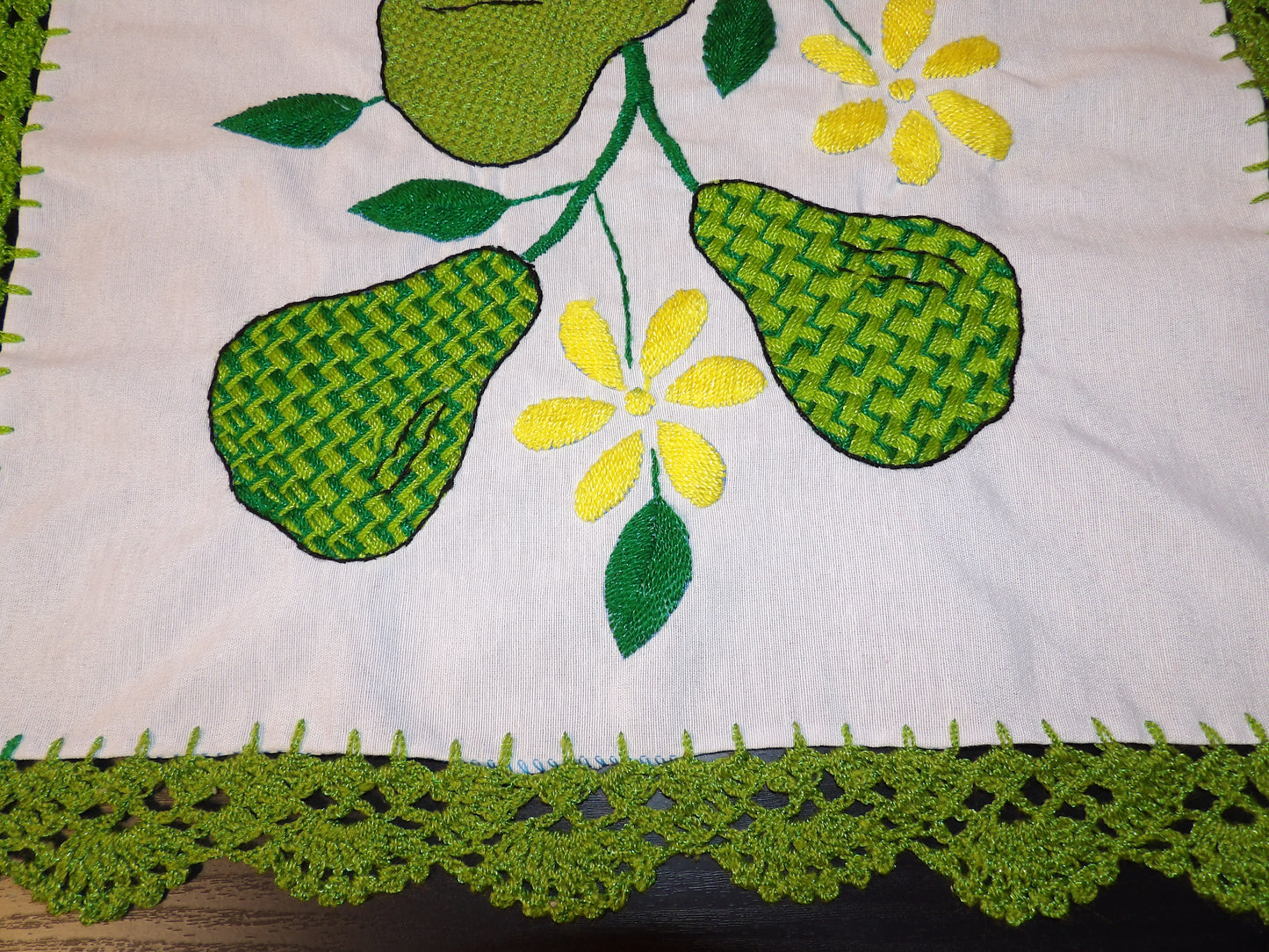 Small Mexican hand embroidered linen cloth, Mexican napkins (Servilletas bordadas a mano)