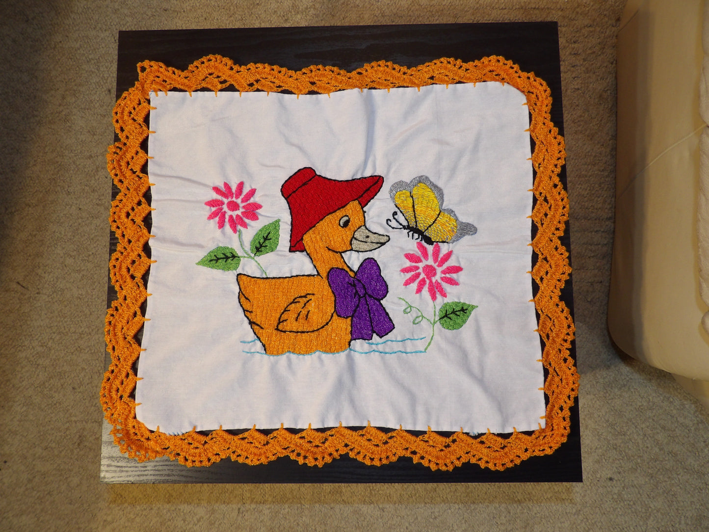 Small Mexican hand embroidered linen cloth, Mexican napkins (Servilletas bordadas a mano)