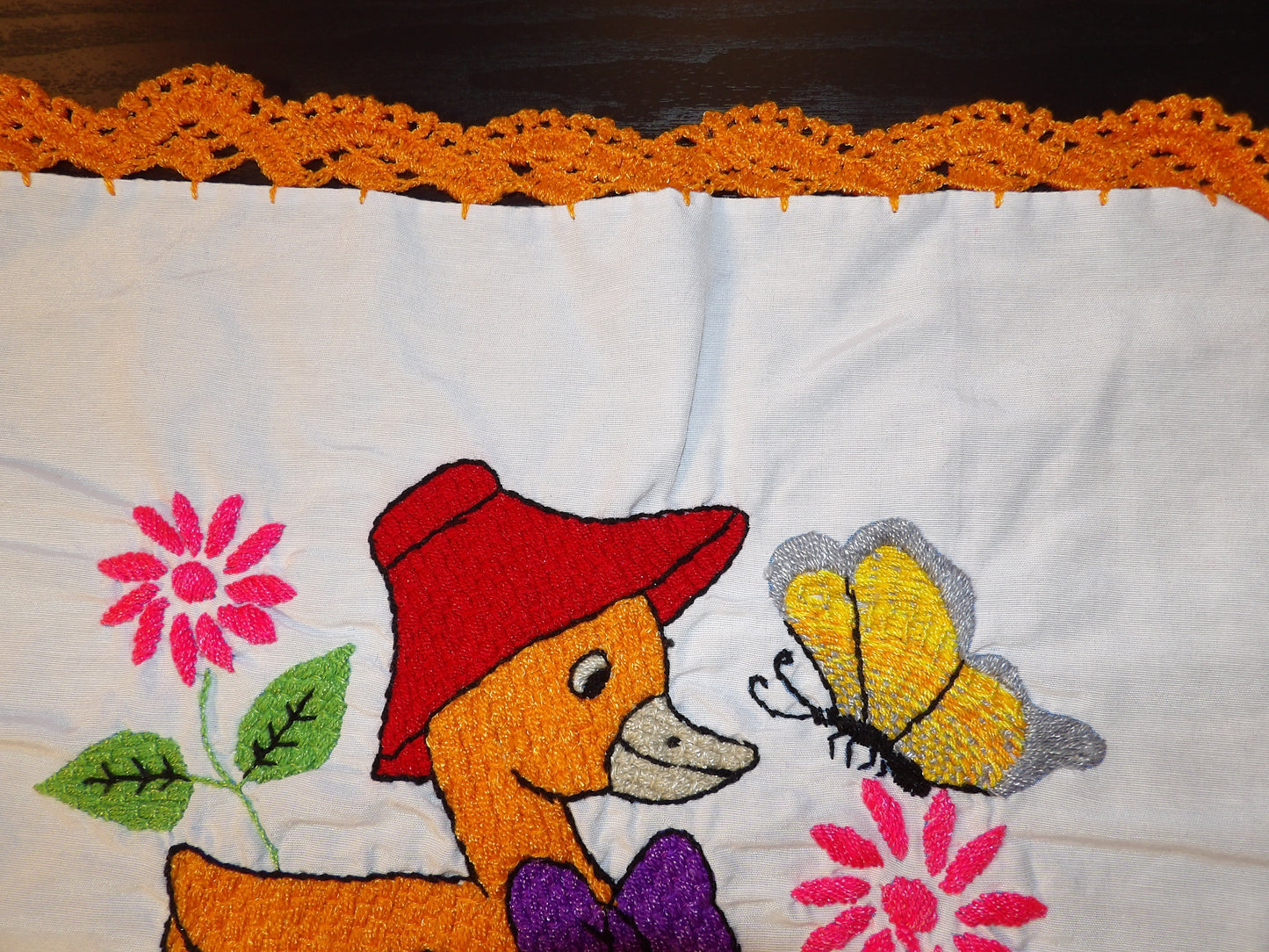 Small Mexican hand embroidered linen cloth, Mexican napkins (Servilletas bordadas a mano)