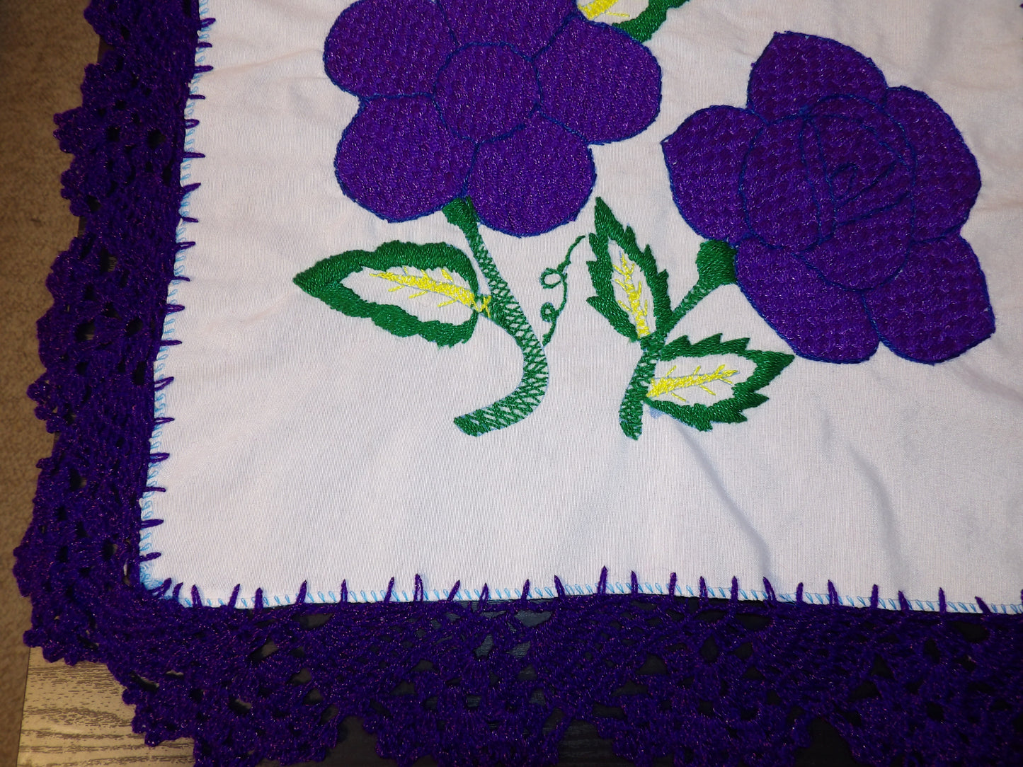 Small Mexican hand embroidered linen cloth, Mexican napkins (Servilletas bordadas a mano)