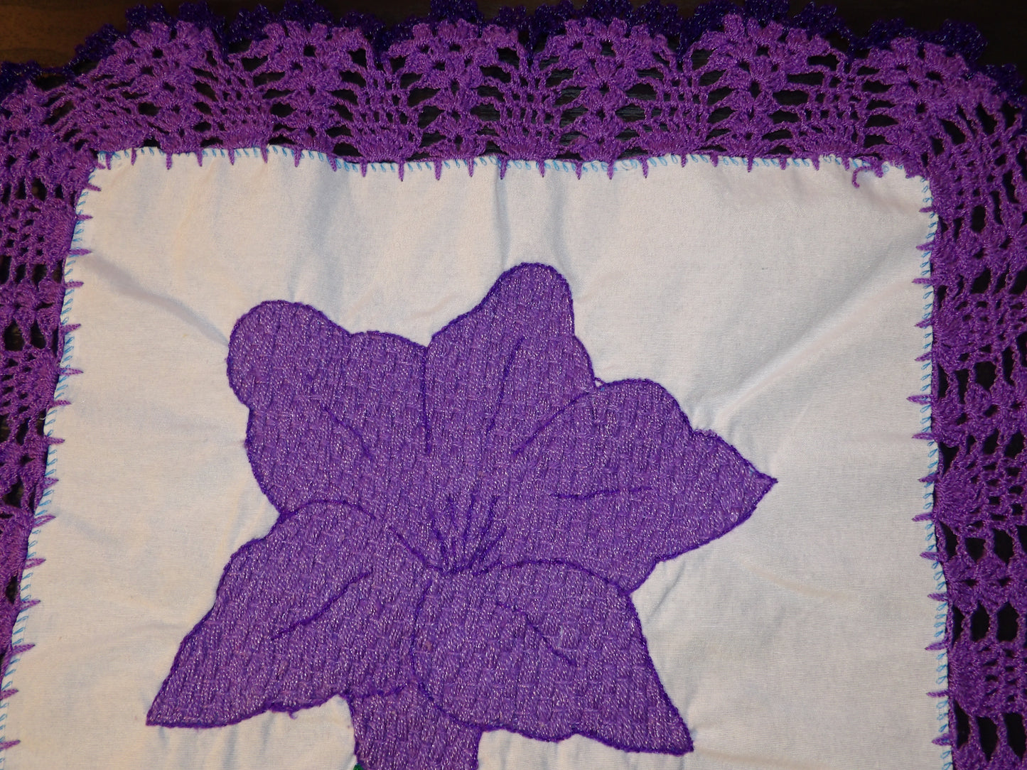 Small Mexican hand embroidered linen cloth, Mexican napkins (Servilletas bordadas a mano)