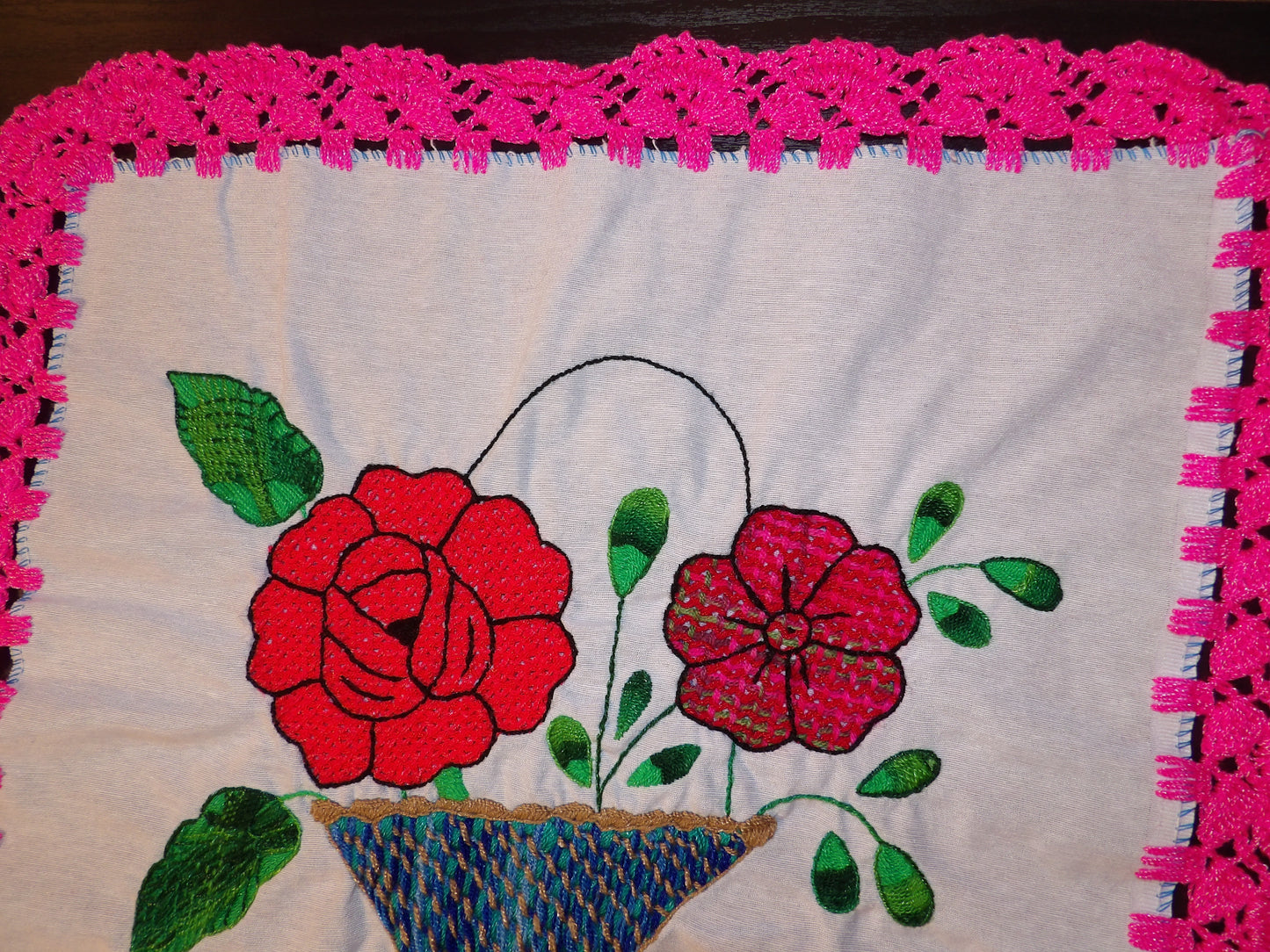 Small Mexican hand embroidered linen cloth, Mexican napkins (Servilletas bordadas a mano)