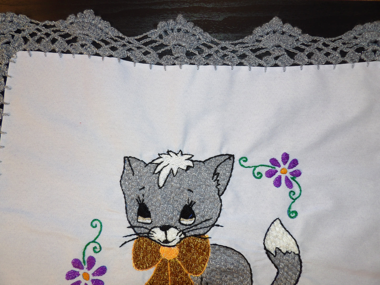 Small Mexican hand embroidered linen cloth, Mexican napkins (Servilletas bordadas a mano)