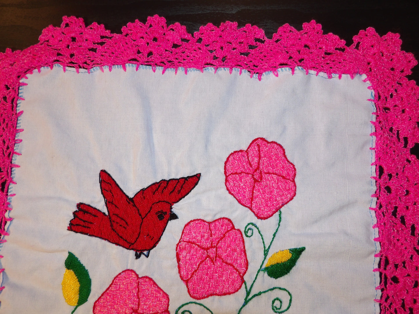 Small Mexican hand embroidered linen cloth, Mexican napkins (Servilletas bordadas a mano)