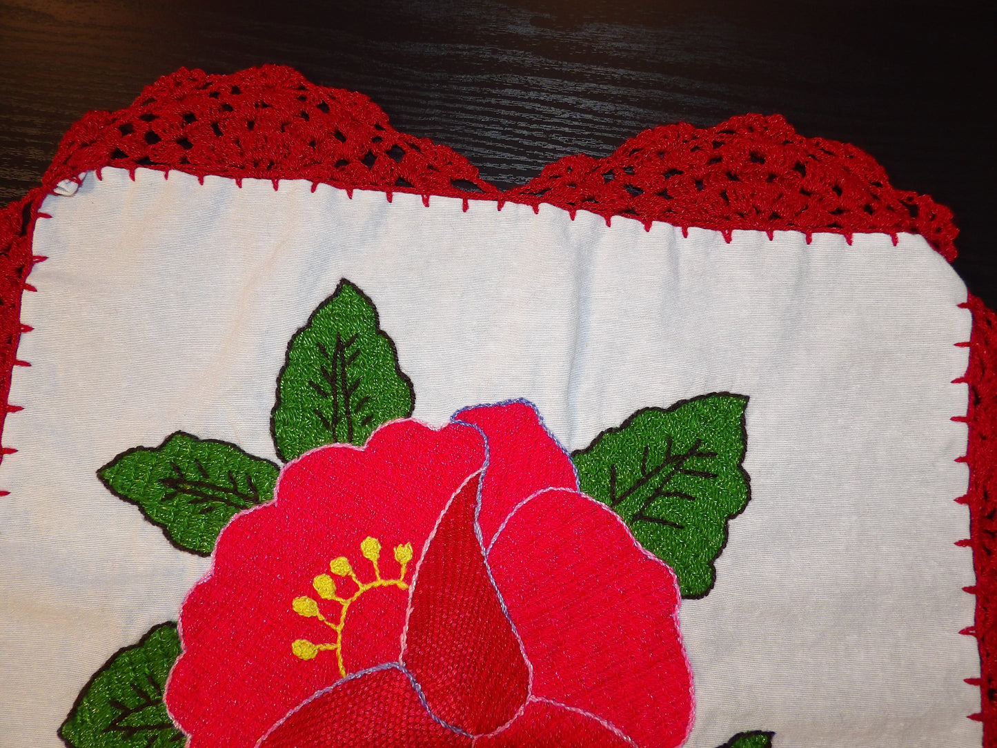 Small Mexican hand embroidered linen cloth, Mexican napkins (Servilletas bordadas a mano)
