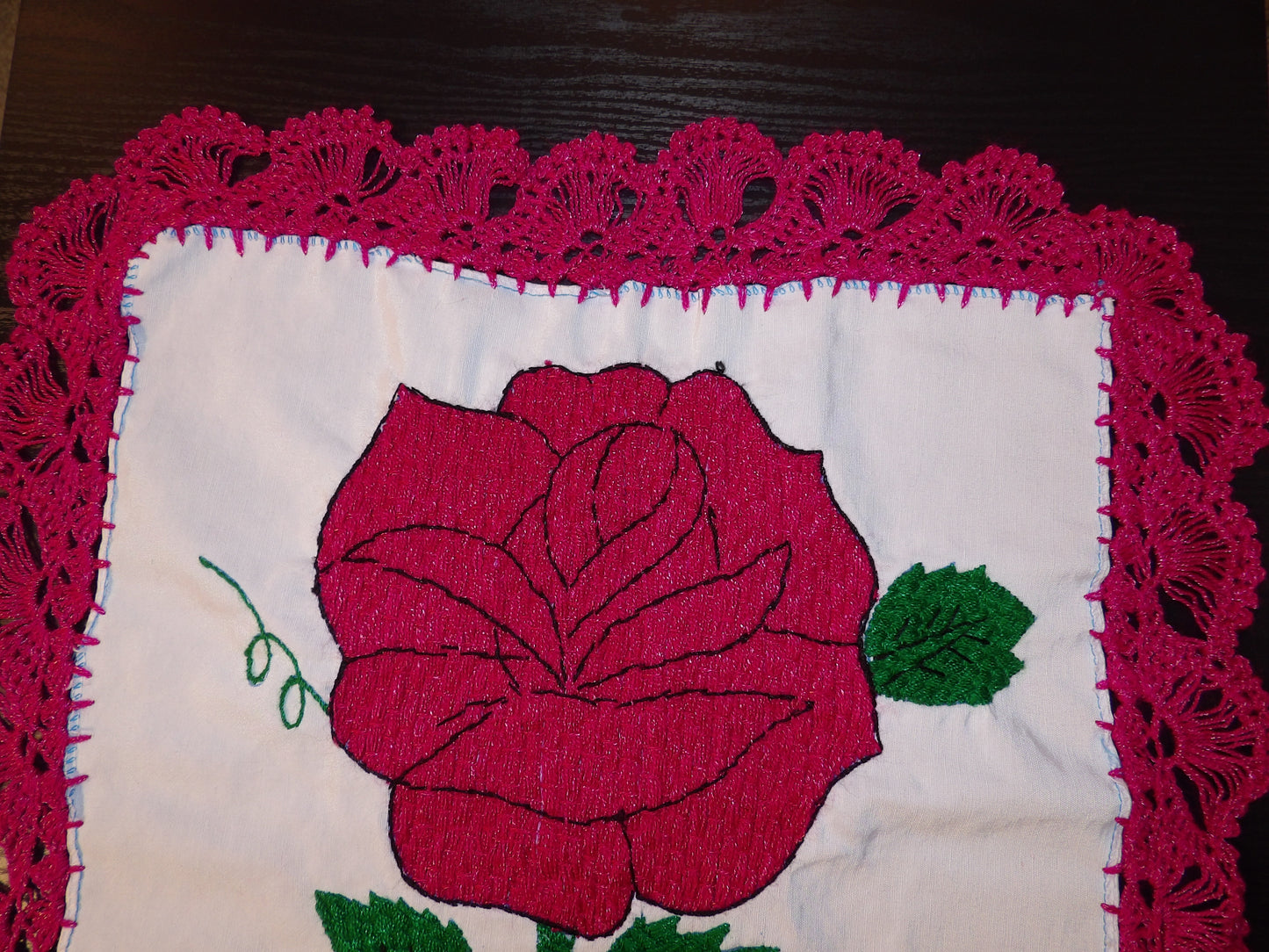 Small Mexican hand embroidered linen cloth, Mexican napkins (Servilletas bordadas a mano)