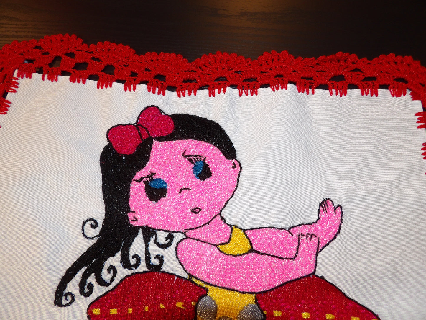 Small Mexican hand embroidered linen cloth, Mexican napkins (Servilletas bordadas a mano)