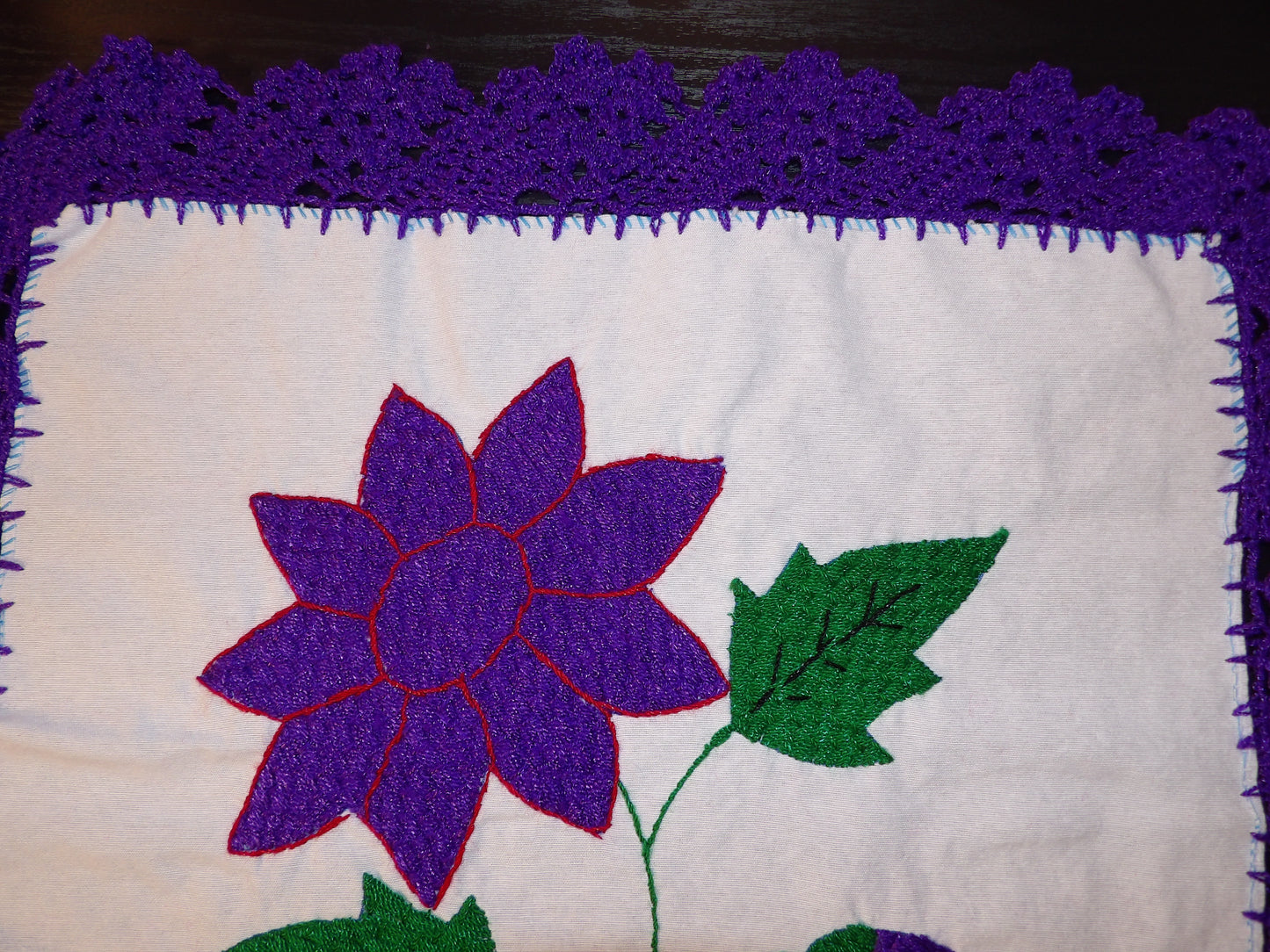 Small Mexican hand embroidered linen cloth, Mexican napkins (Servilletas bordadas a mano)