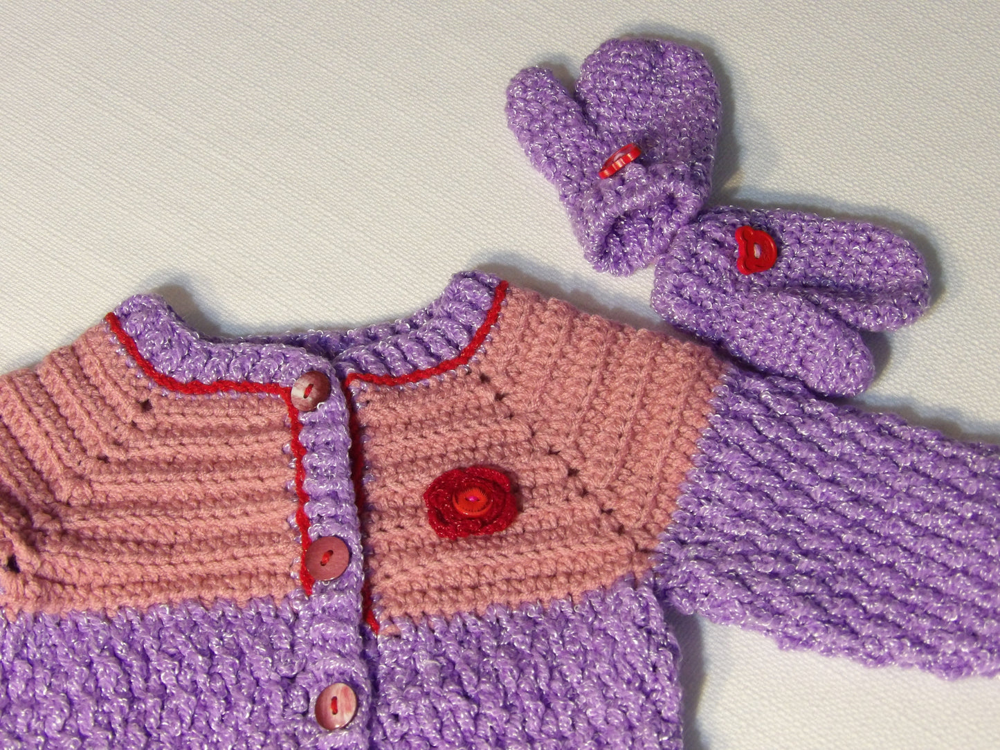 Handmade baby outfit (Trajecito para bebe tejido a mano)