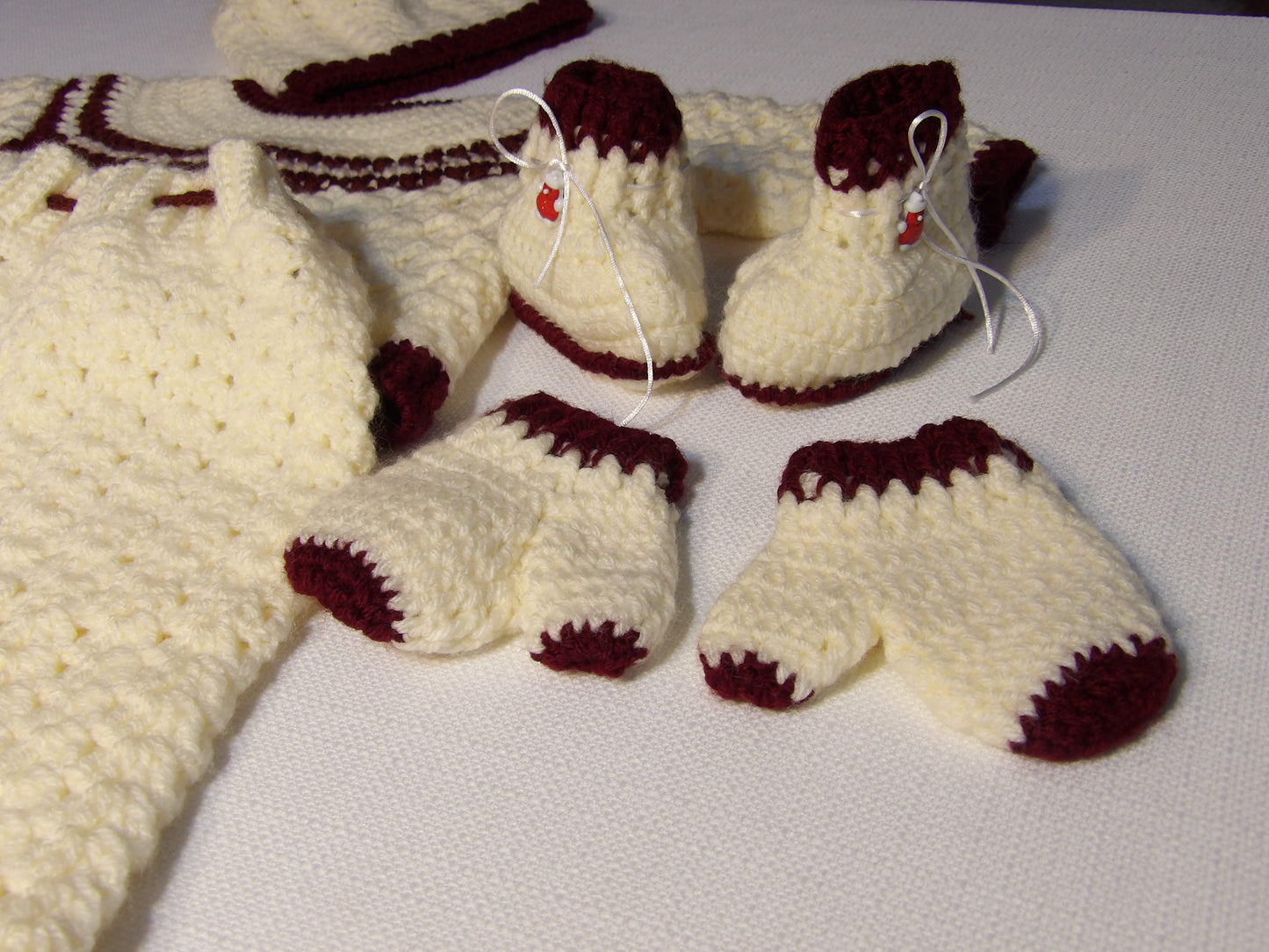 Handmade baby outfit (Trajecito para bebe tejido a mano)