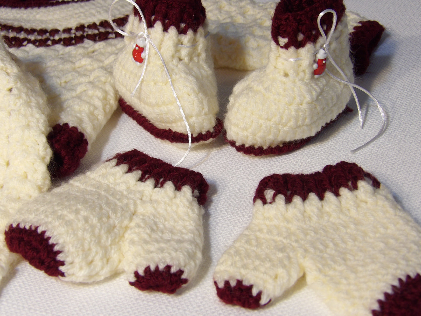 Handmade baby outfit (Trajecito para bebe tejido a mano)